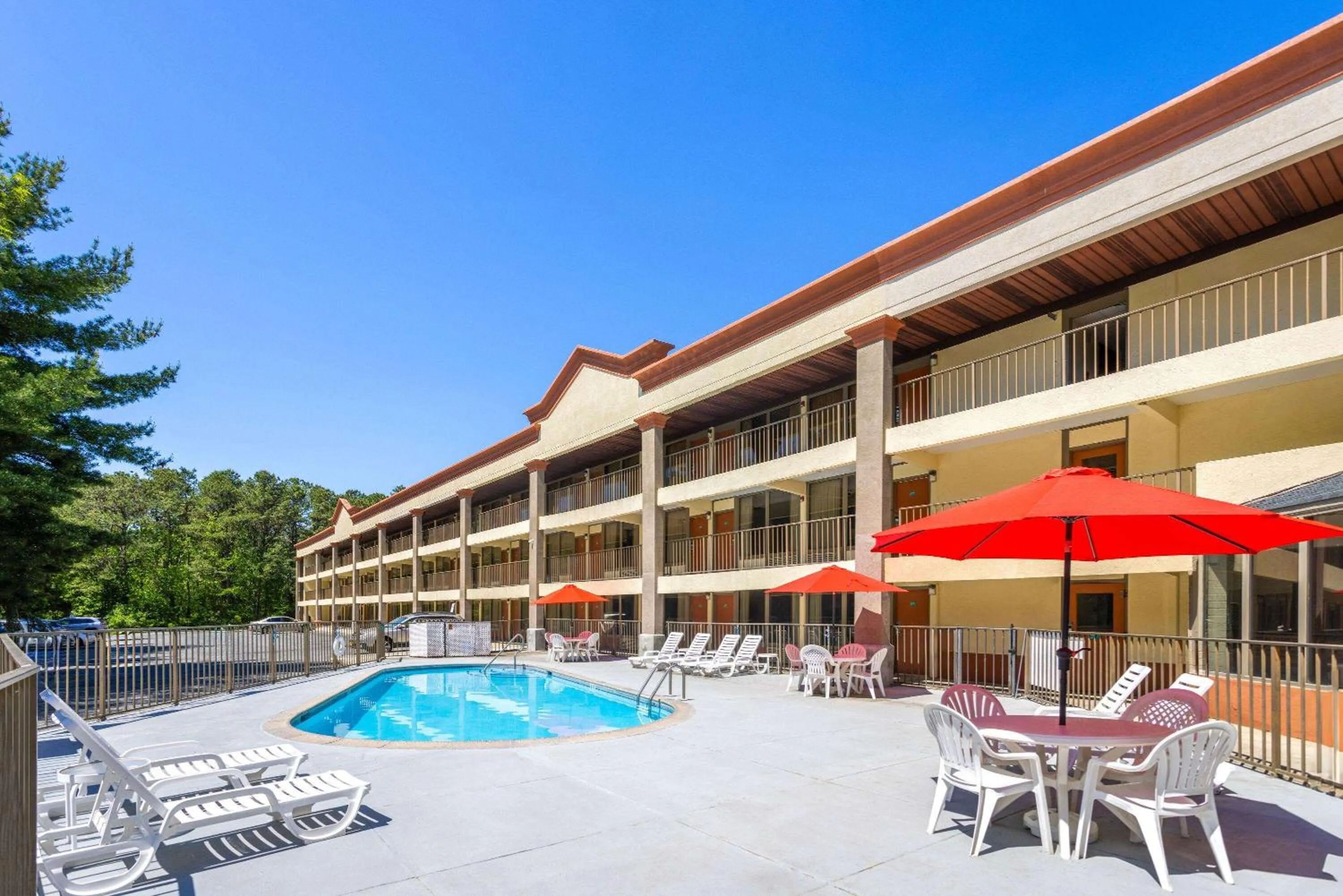 Swimming pool in Inn at Atlantic City Hotel & Banquet