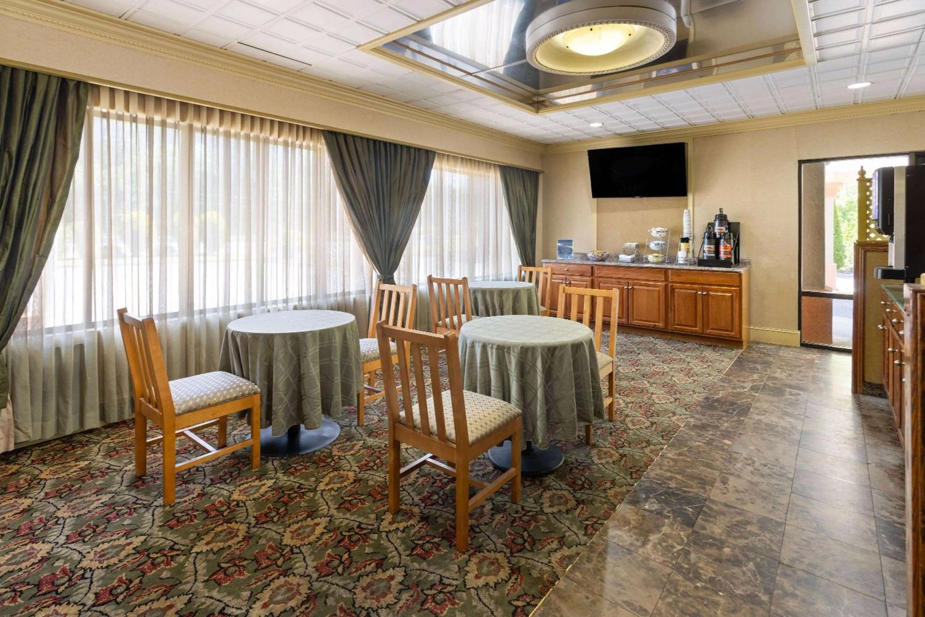 Breakfast in Inn at Atlantic City Hotel & Banquet