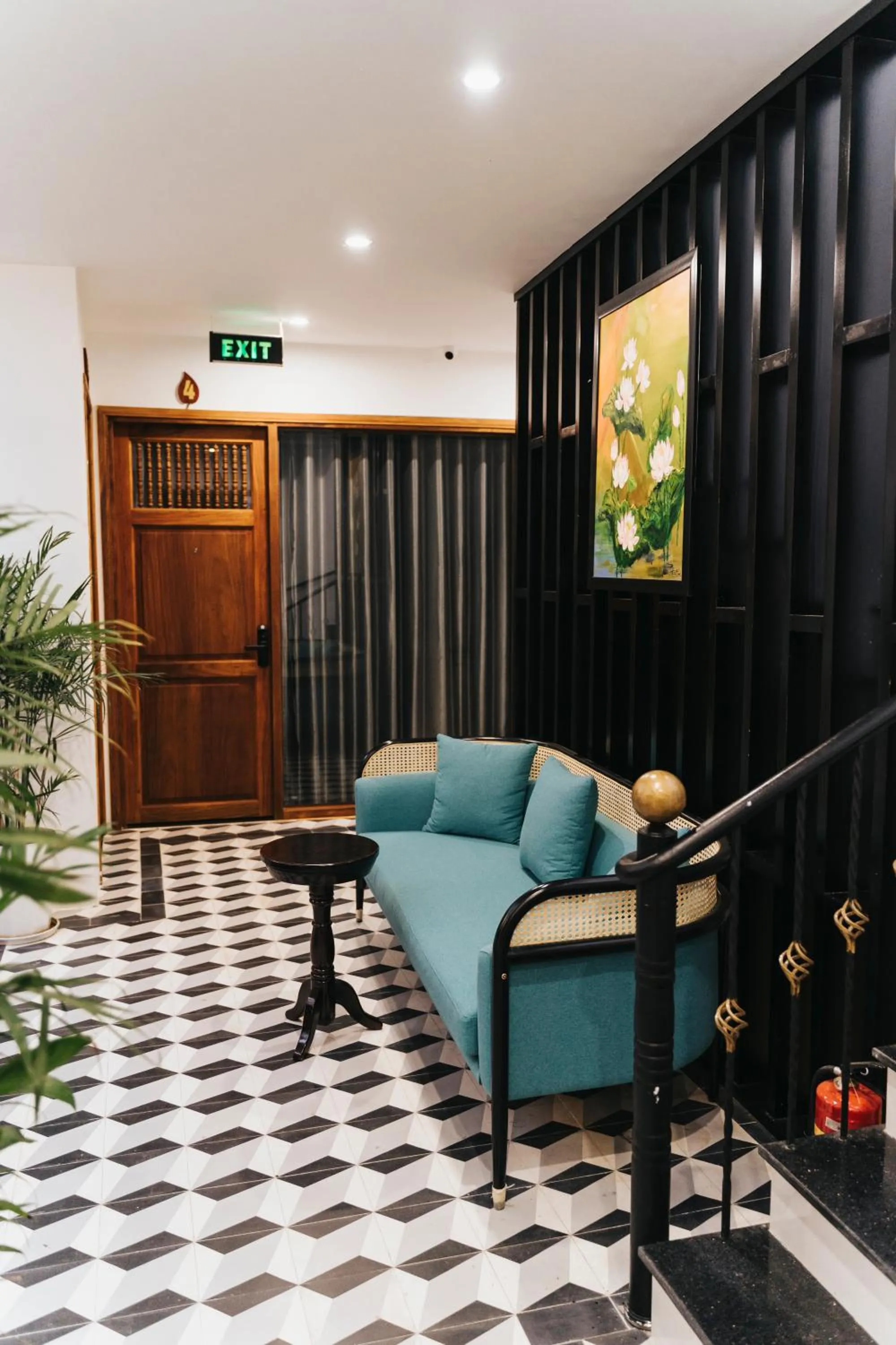 Seating area in Hue 1962 INN