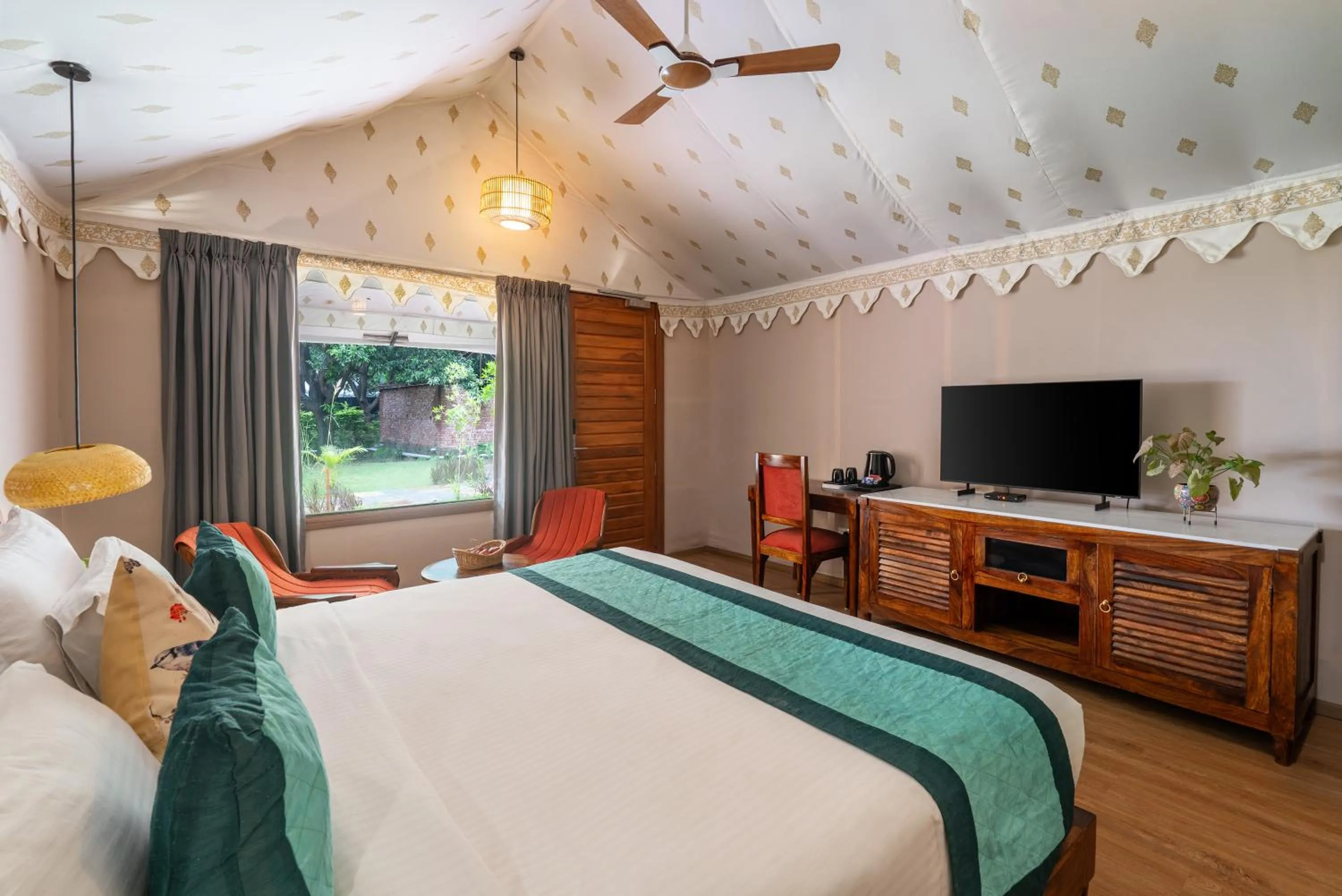 Bedroom, Bed in Aranya Vilas - A Nature Resort