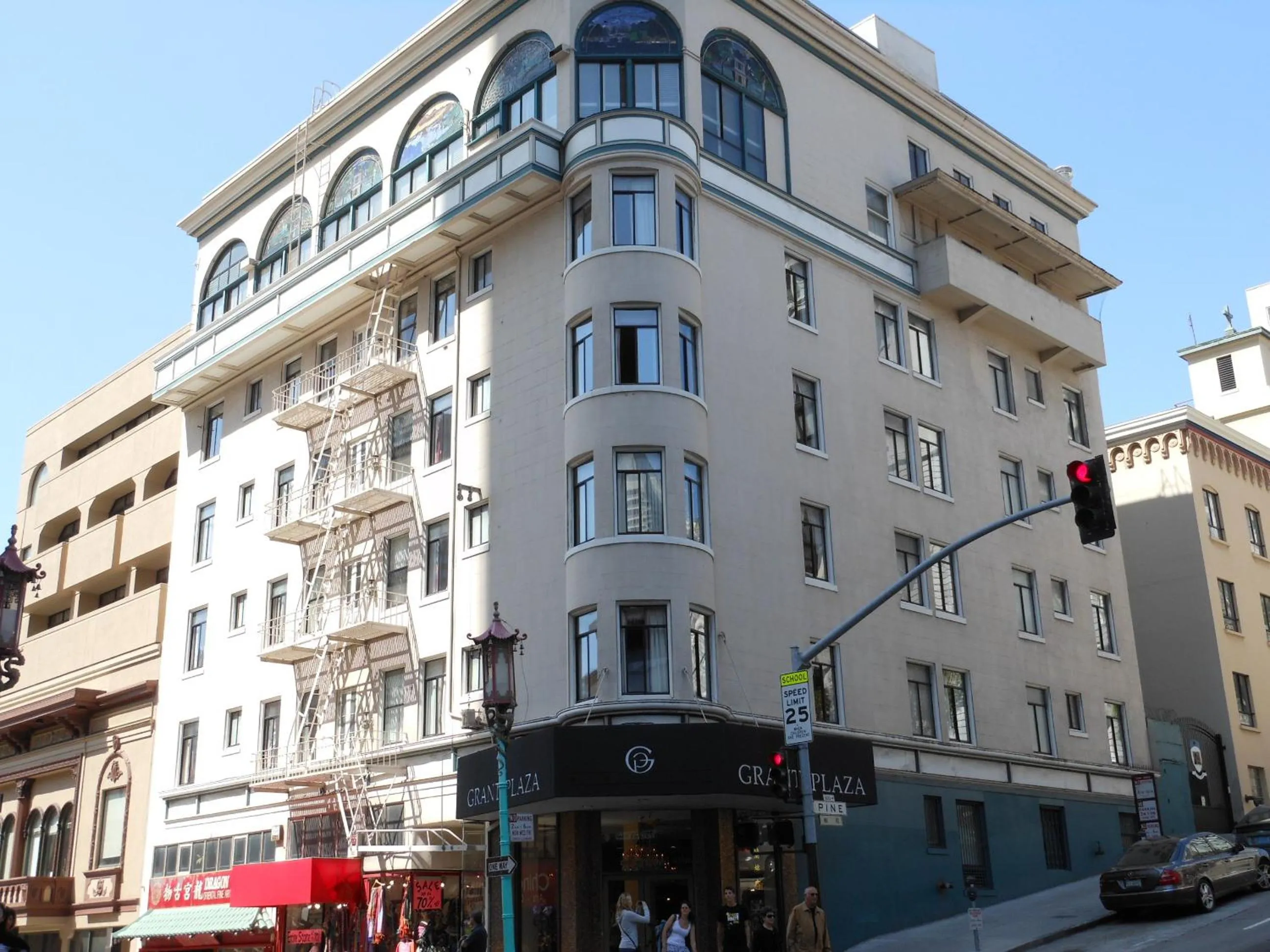 Facade/entrance in Grant Plaza Hotel