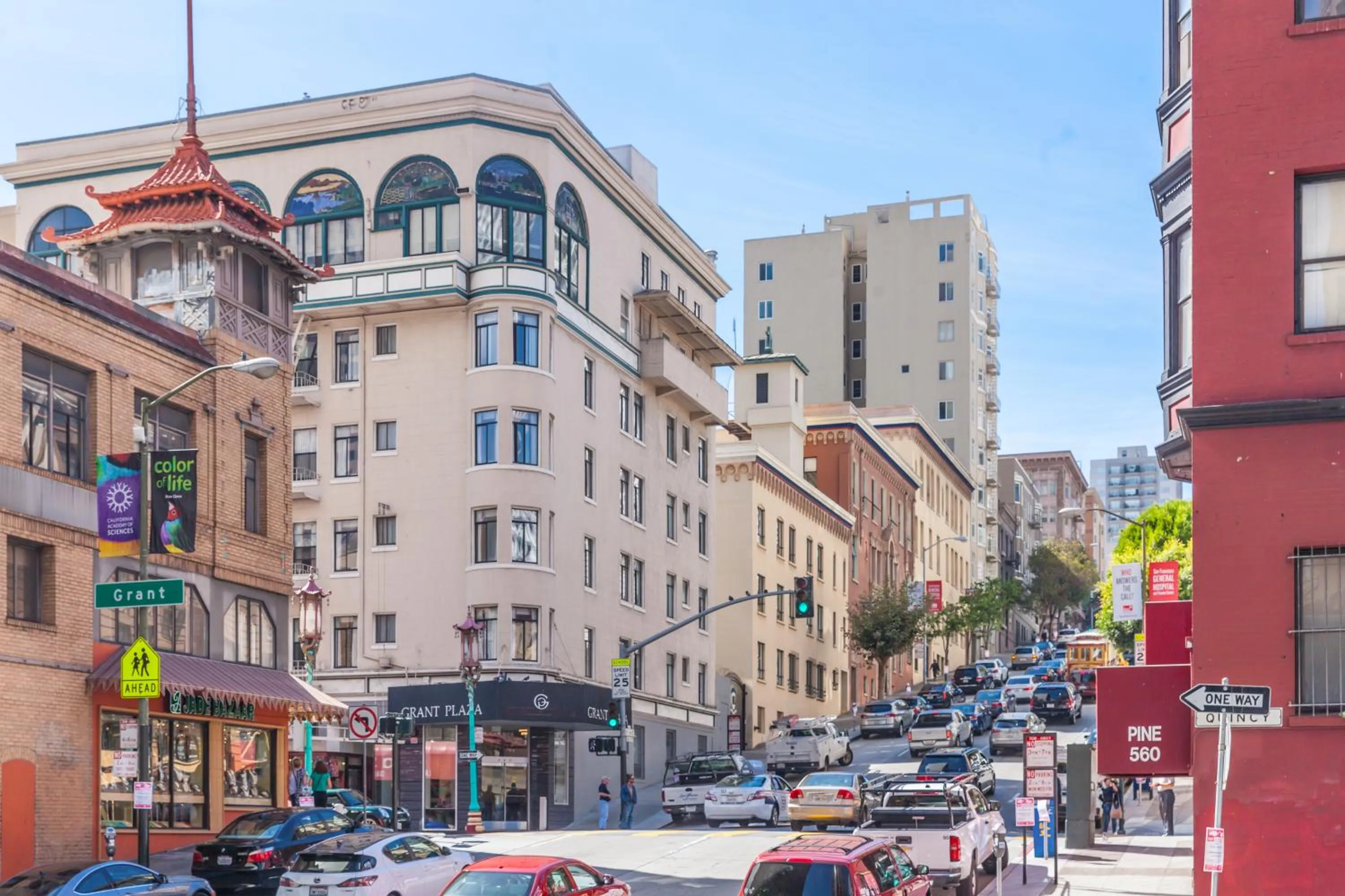Neighbourhood in Grant Plaza Hotel