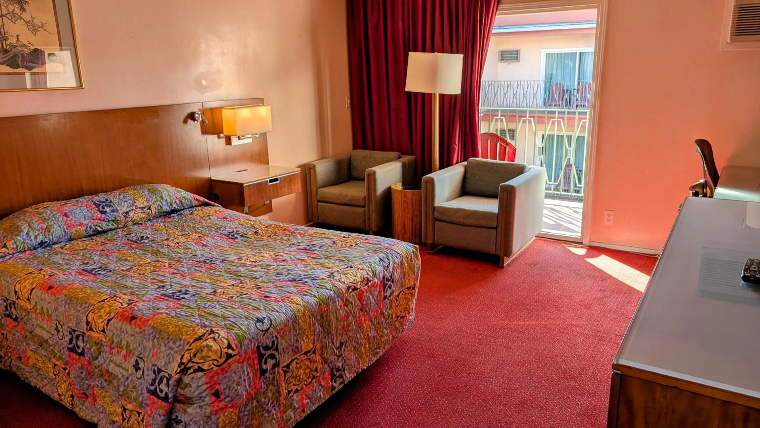 Bed in Royal Century Hotel at LAX