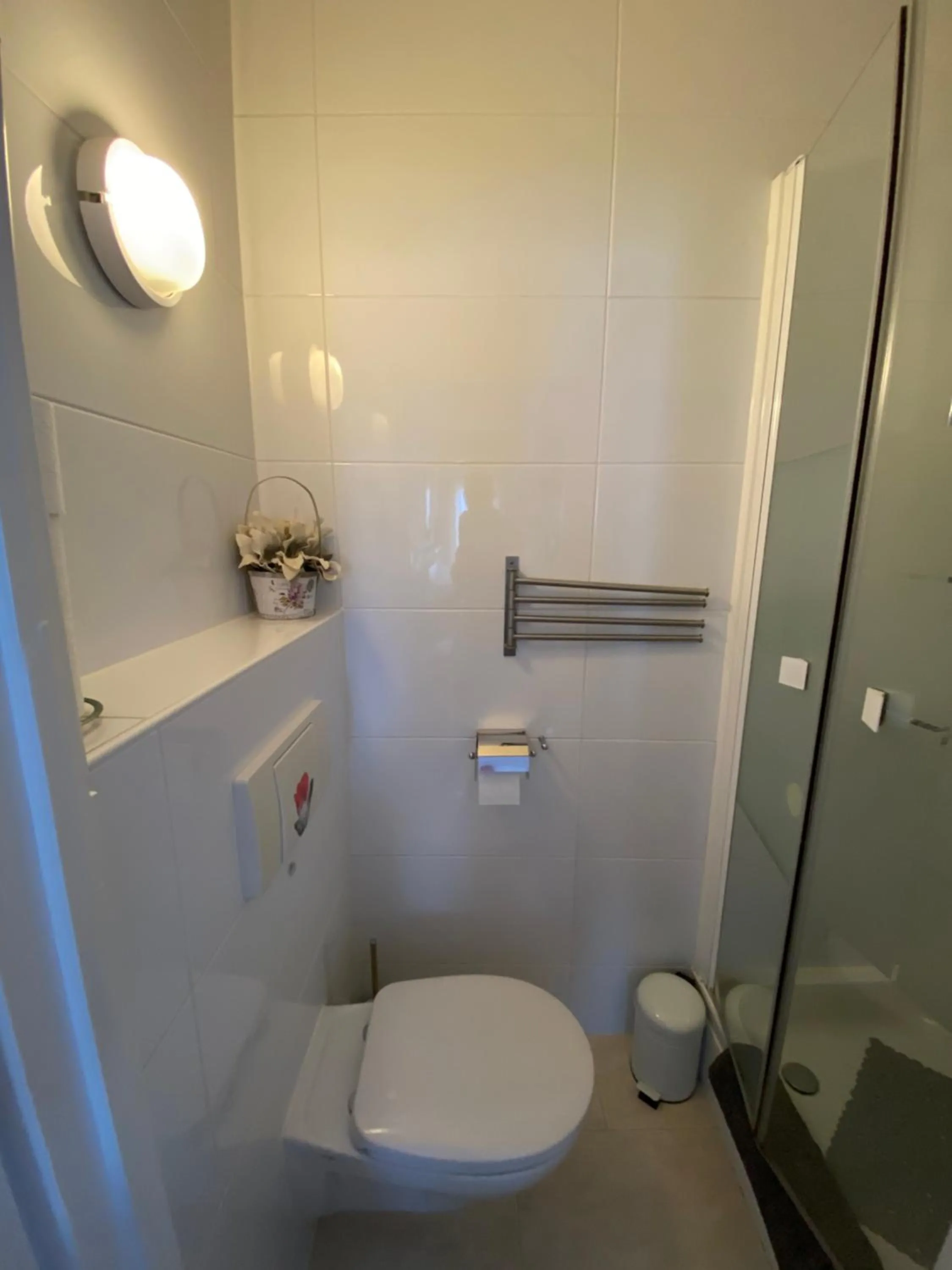 Shower in Mevira Appartement