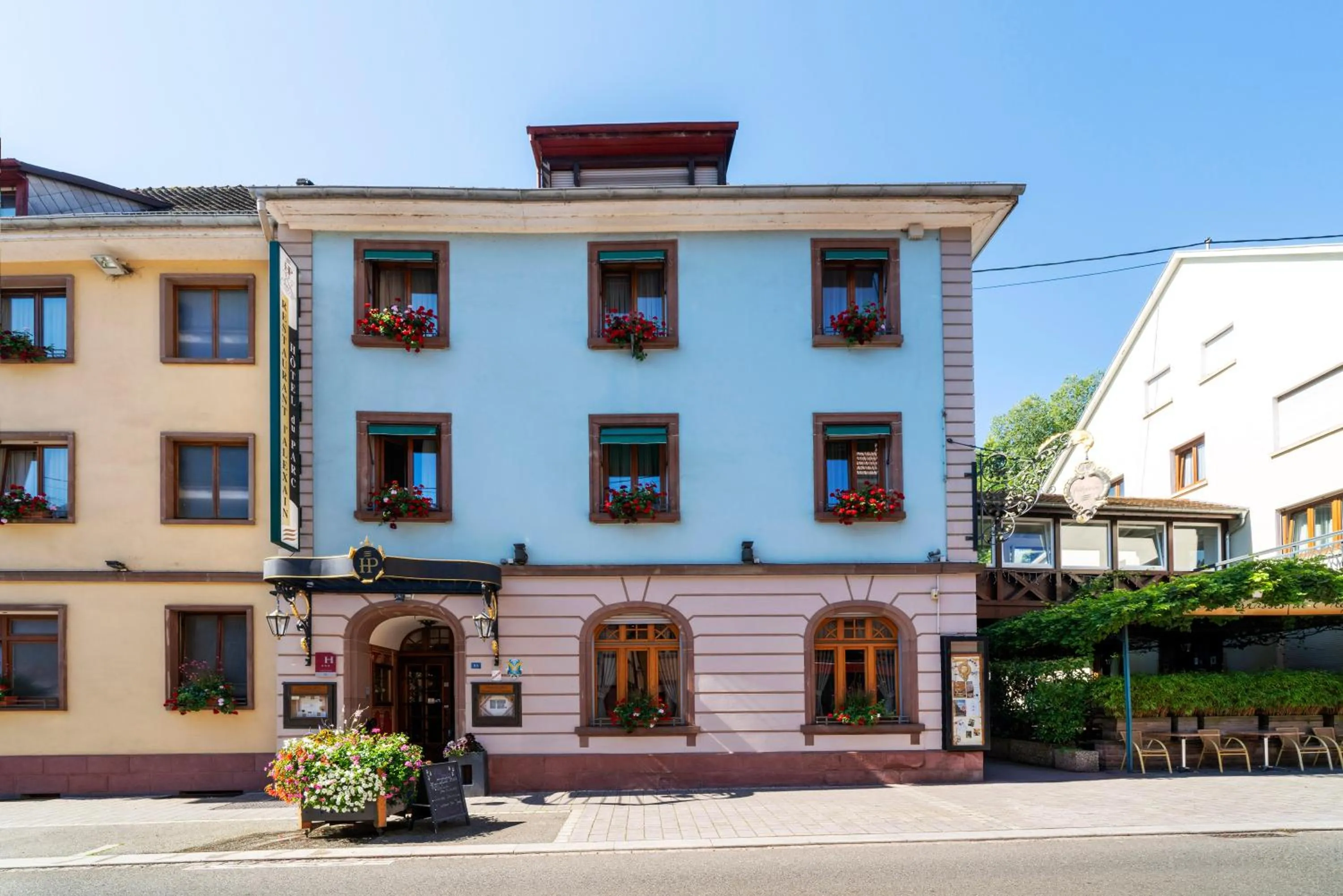 Property building in Hôtel du Parc, Restaurant, Spa & Wellness