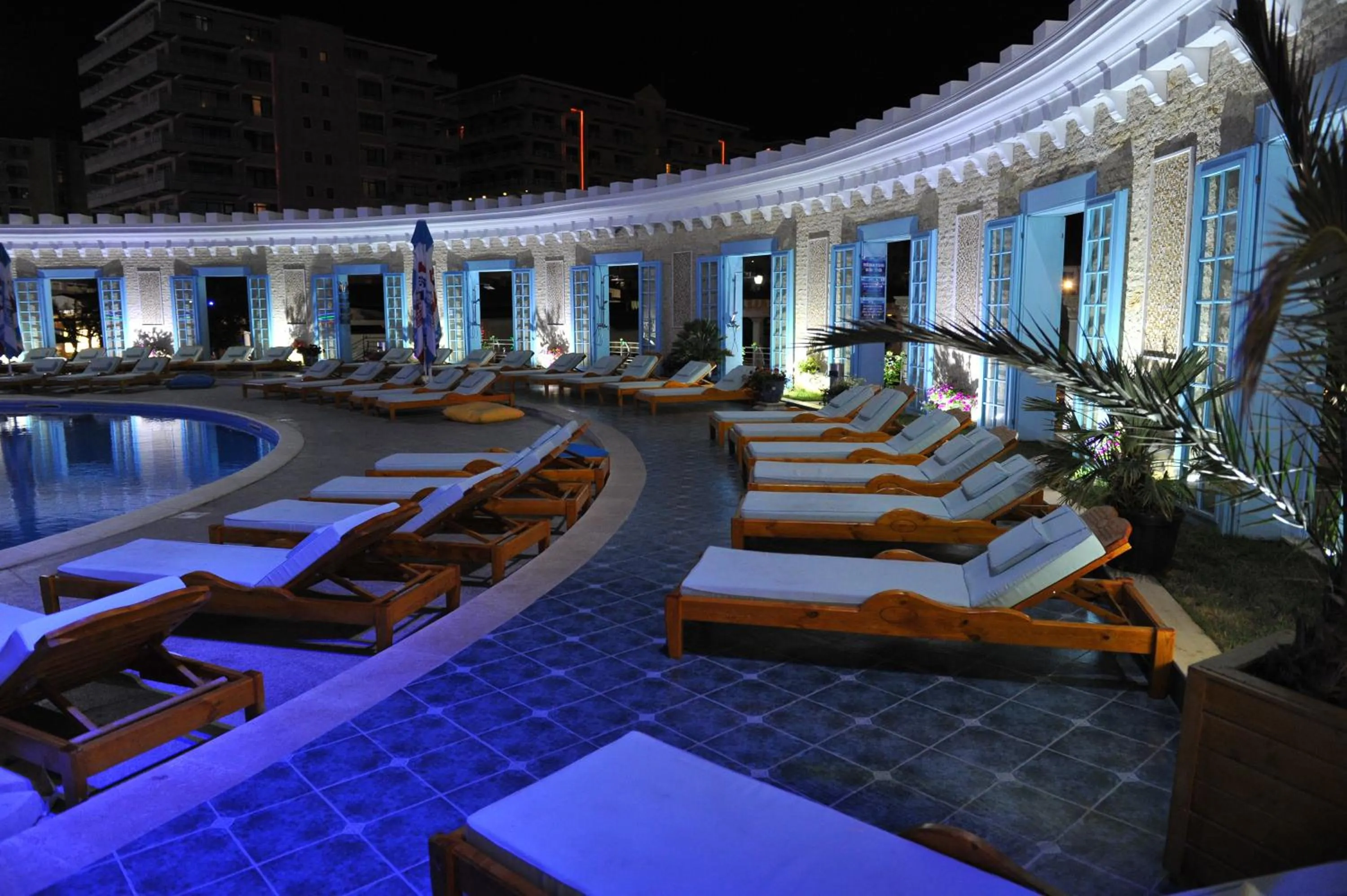 Swimming pool in Phoenicia Luxury Hotel