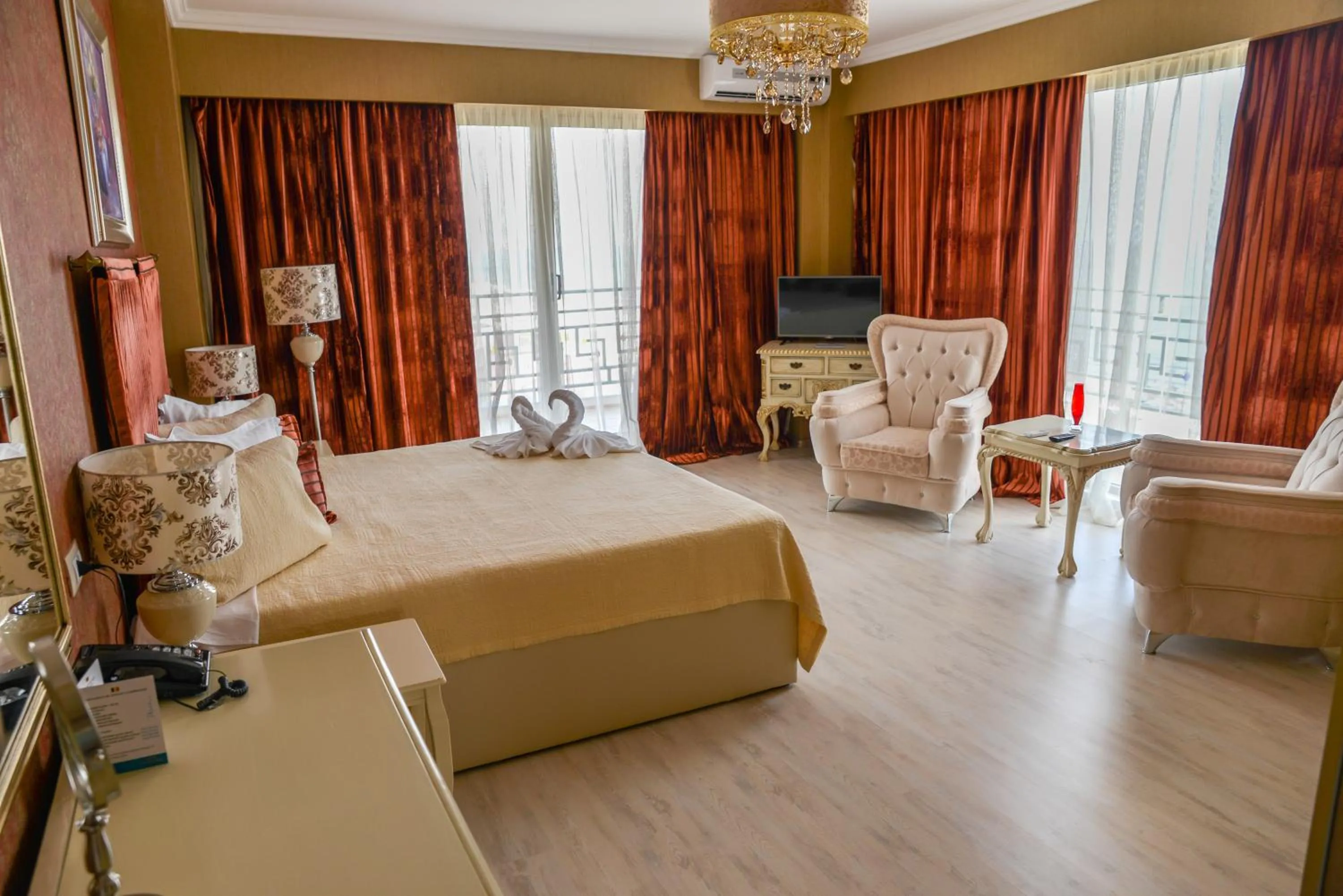 Photo of the whole room, Bed in Phoenicia Luxury Hotel