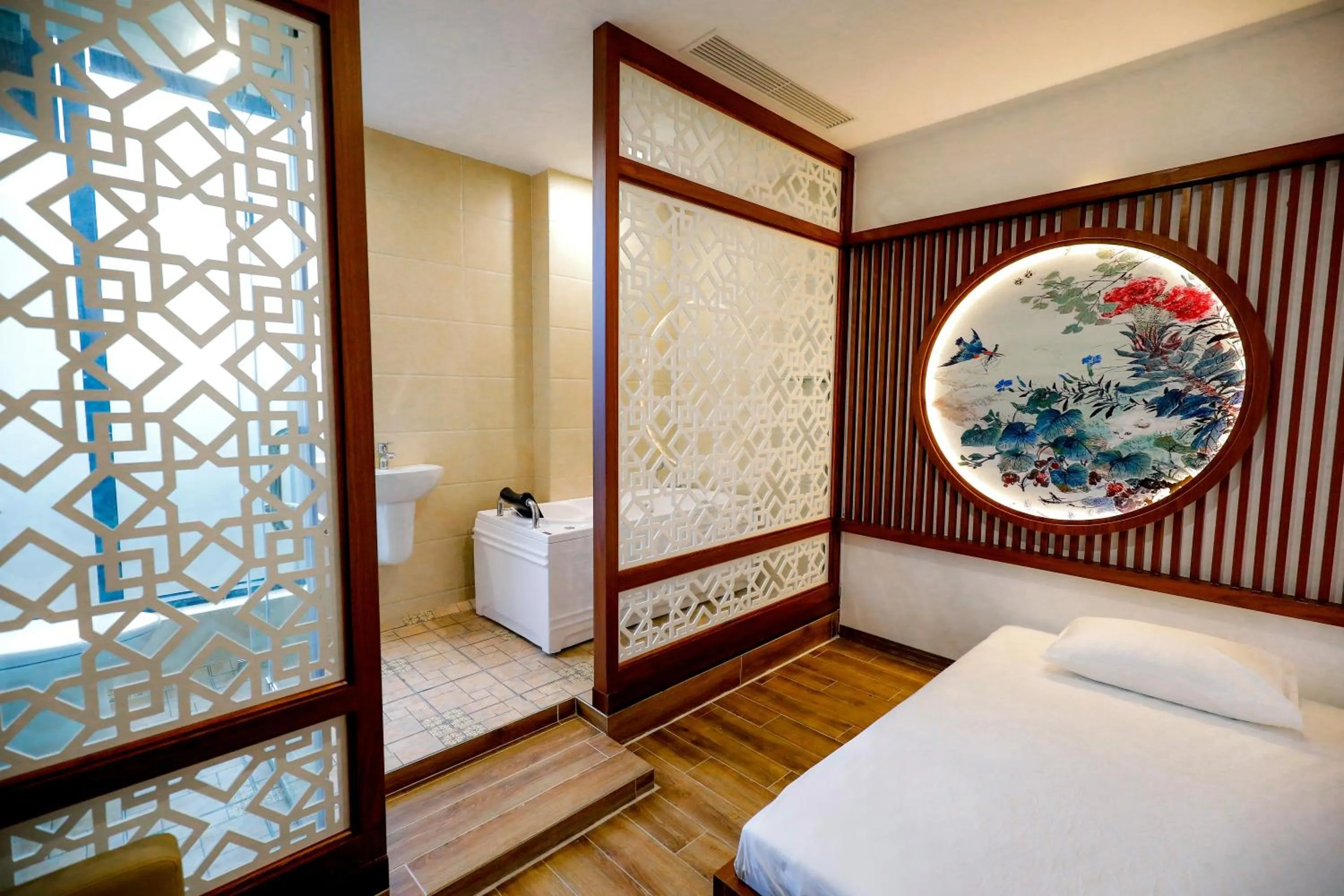 Massage, Bed in Grand Phoenix Hotel Bac Ninh