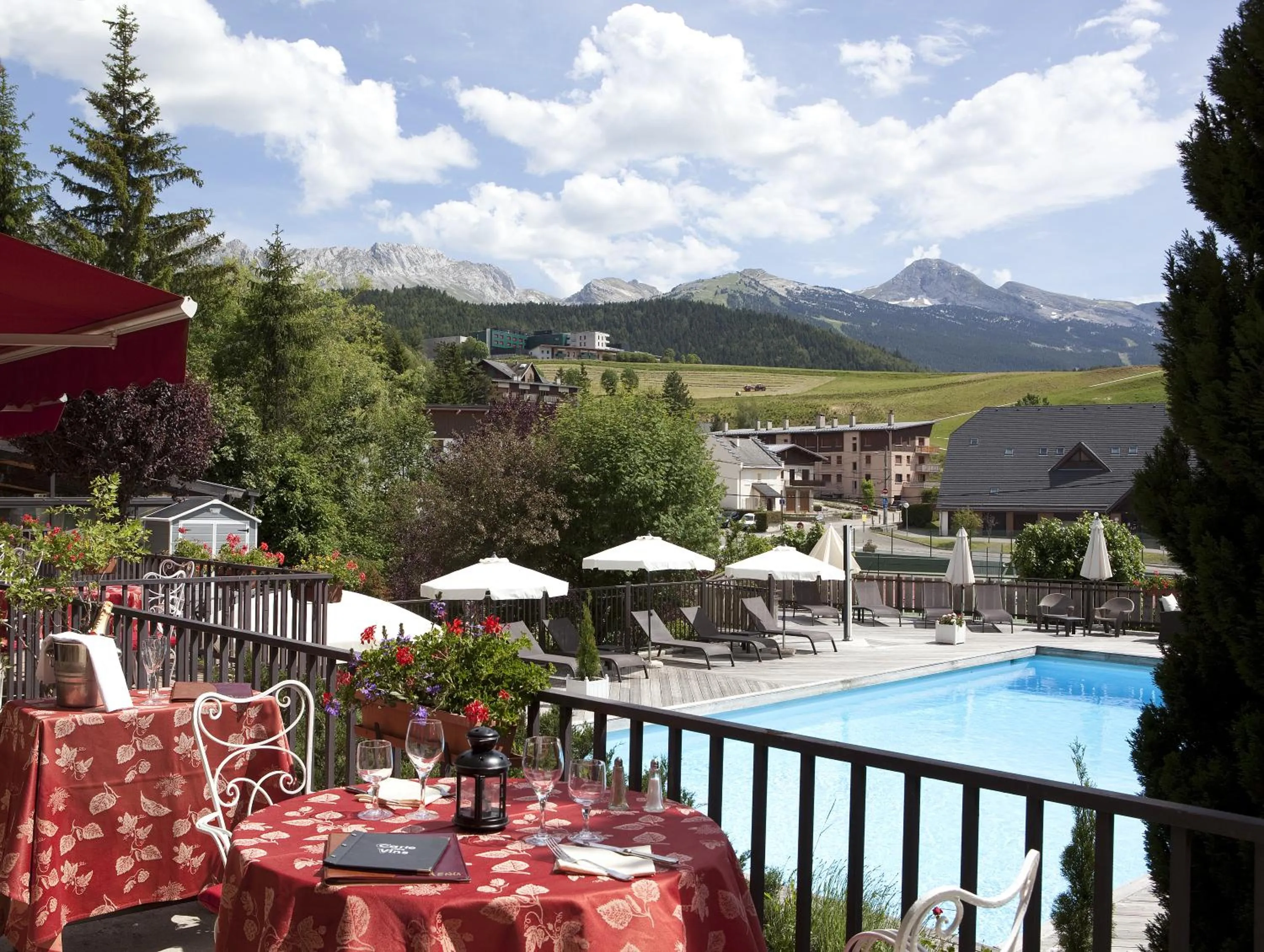 Restaurant/places to eat in Hotel Christiania