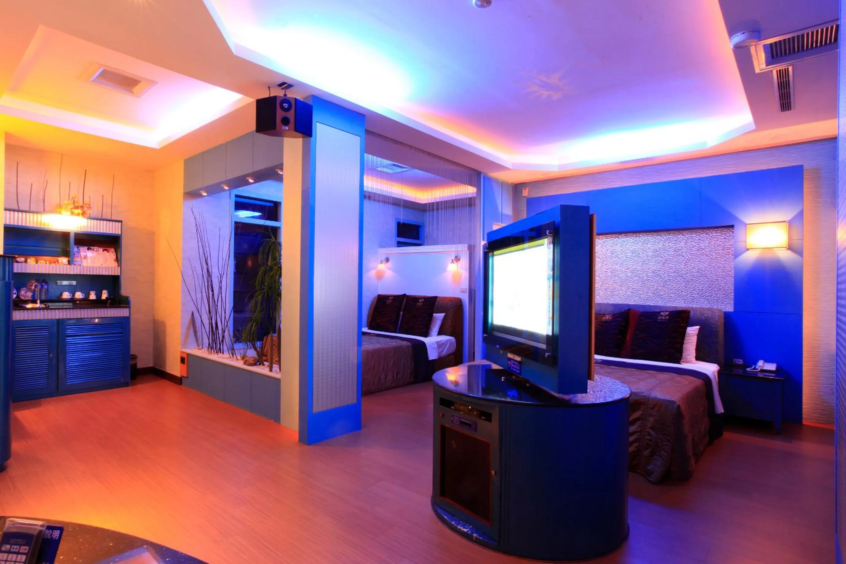 Photo of the whole room, Bed in PGS Motel