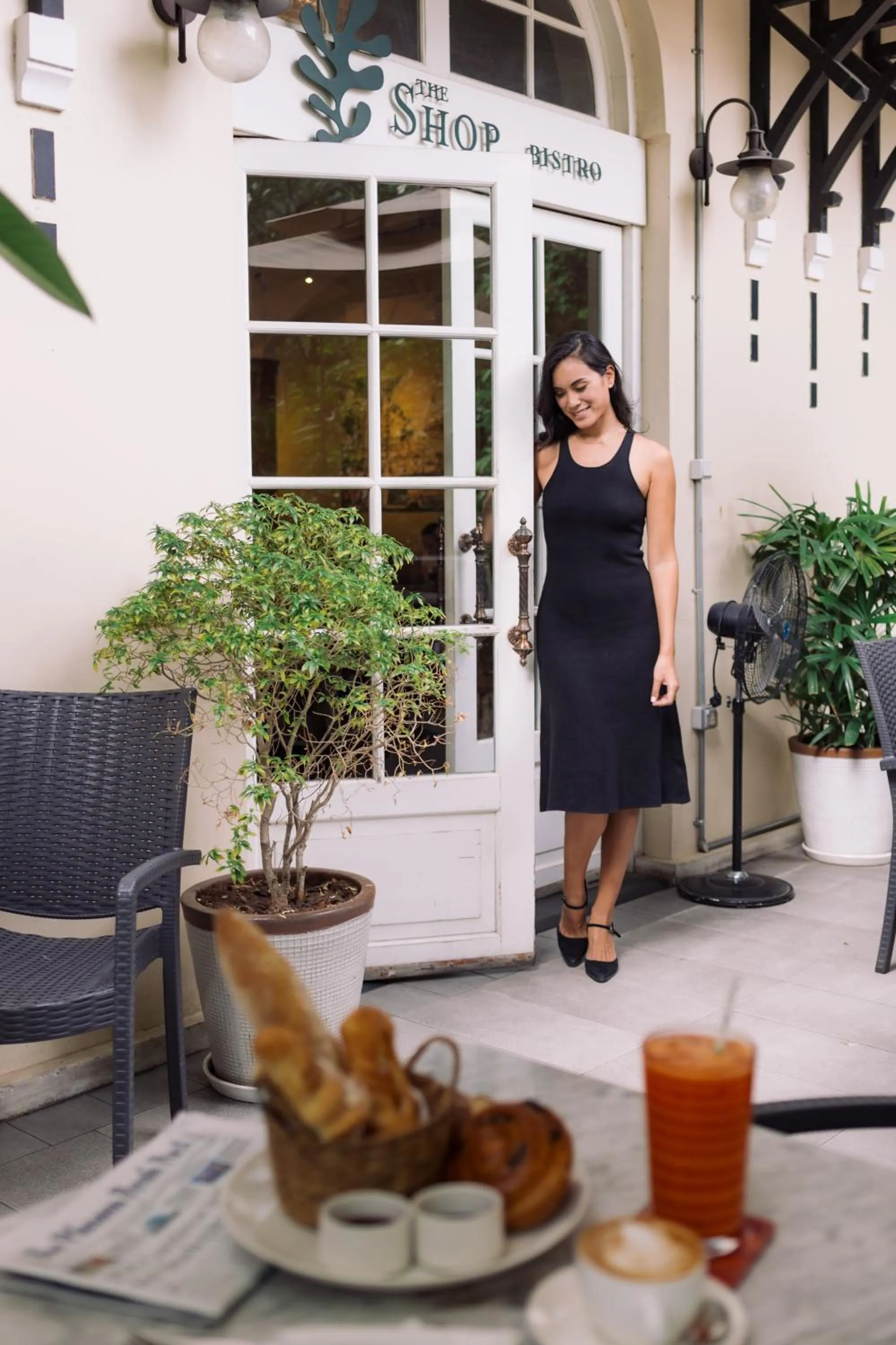 Restaurant/places to eat in Central Mansions Serviced Apartments