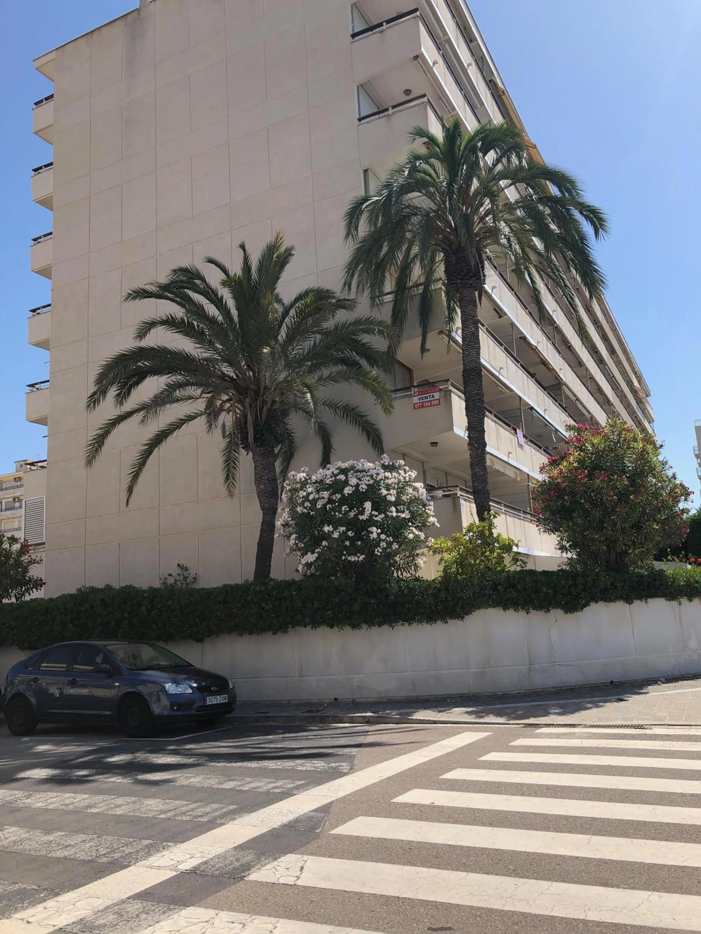 Facade/entrance in Face à La Mer