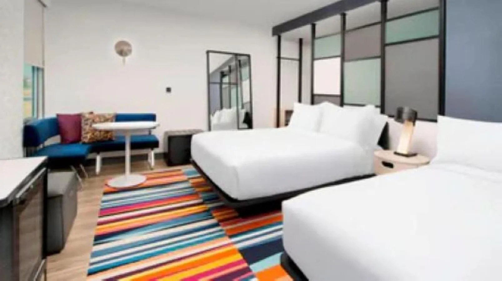 Photo of the whole room, Bed in Aloft Omaha West