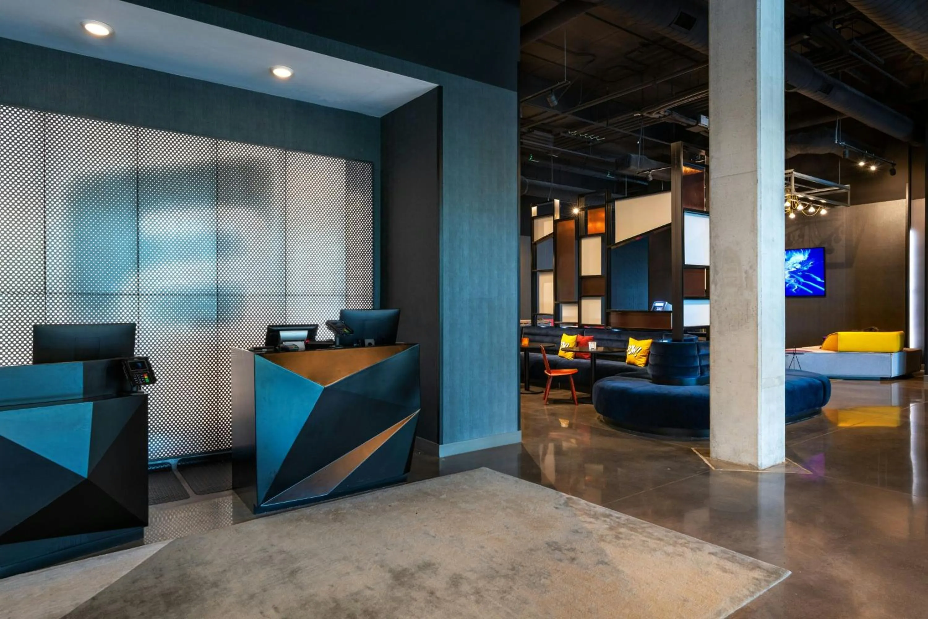 Lobby or reception in Aloft Omaha West