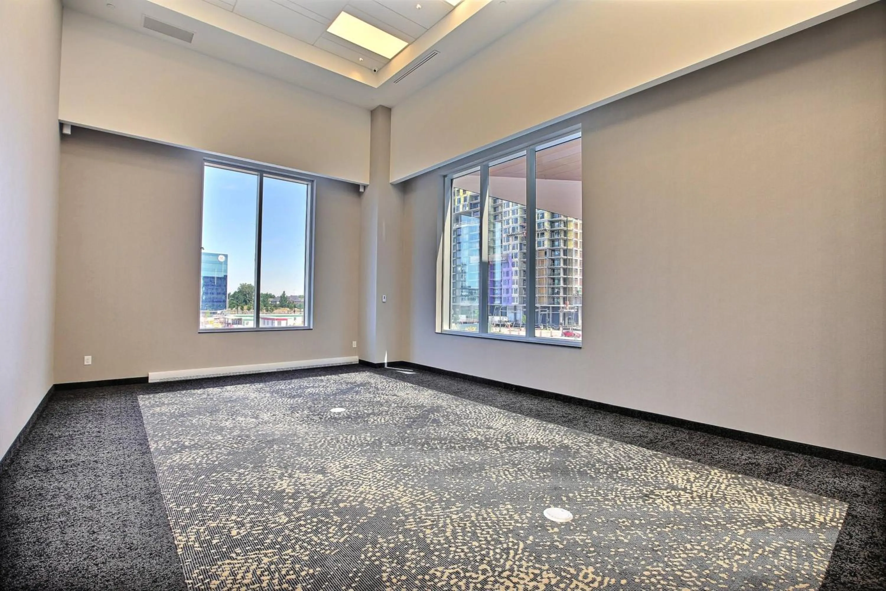 Meeting/conference room in Courtyard by Marriott Montreal Brossard