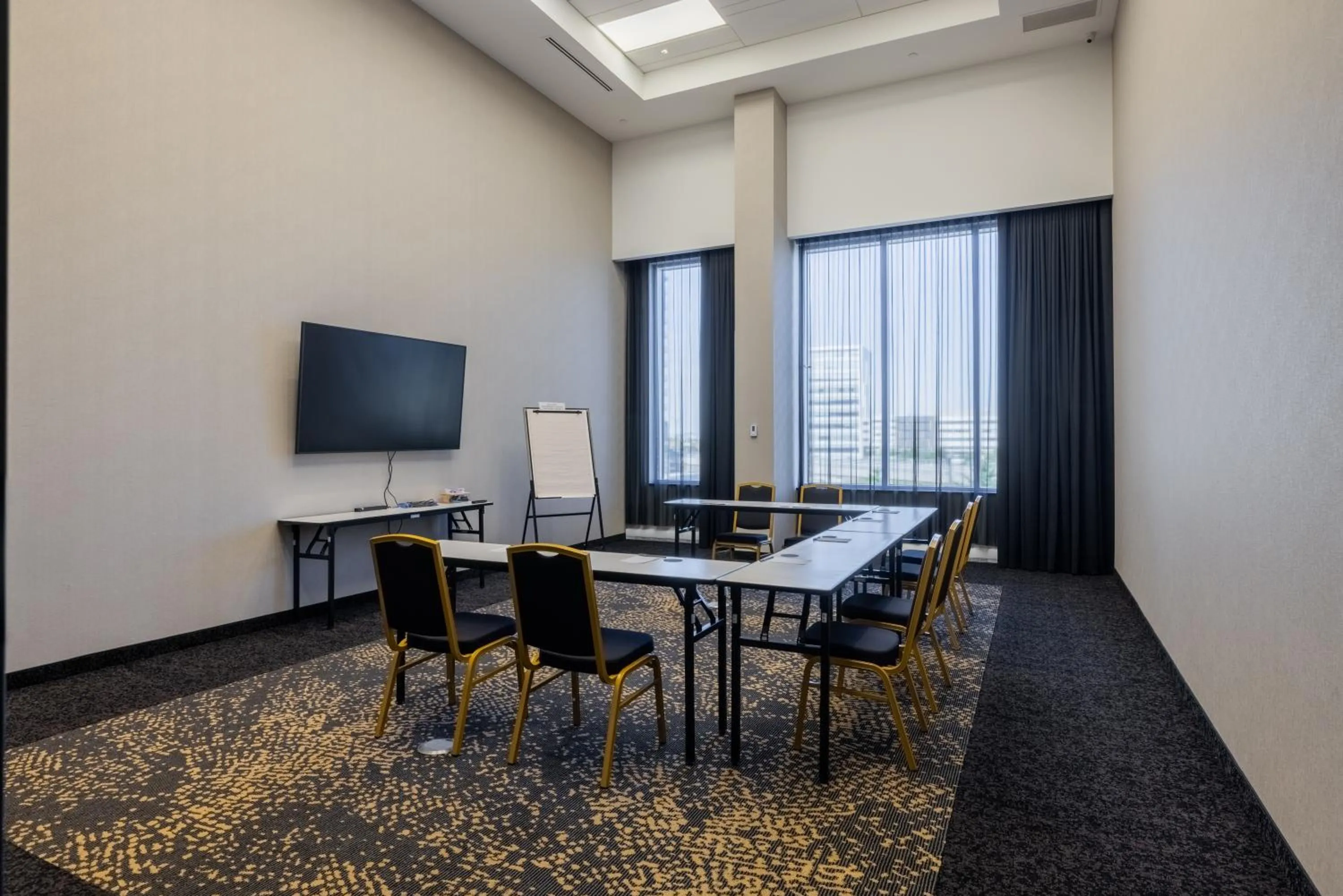 Meeting/conference room in Courtyard by Marriott Montreal Brossard