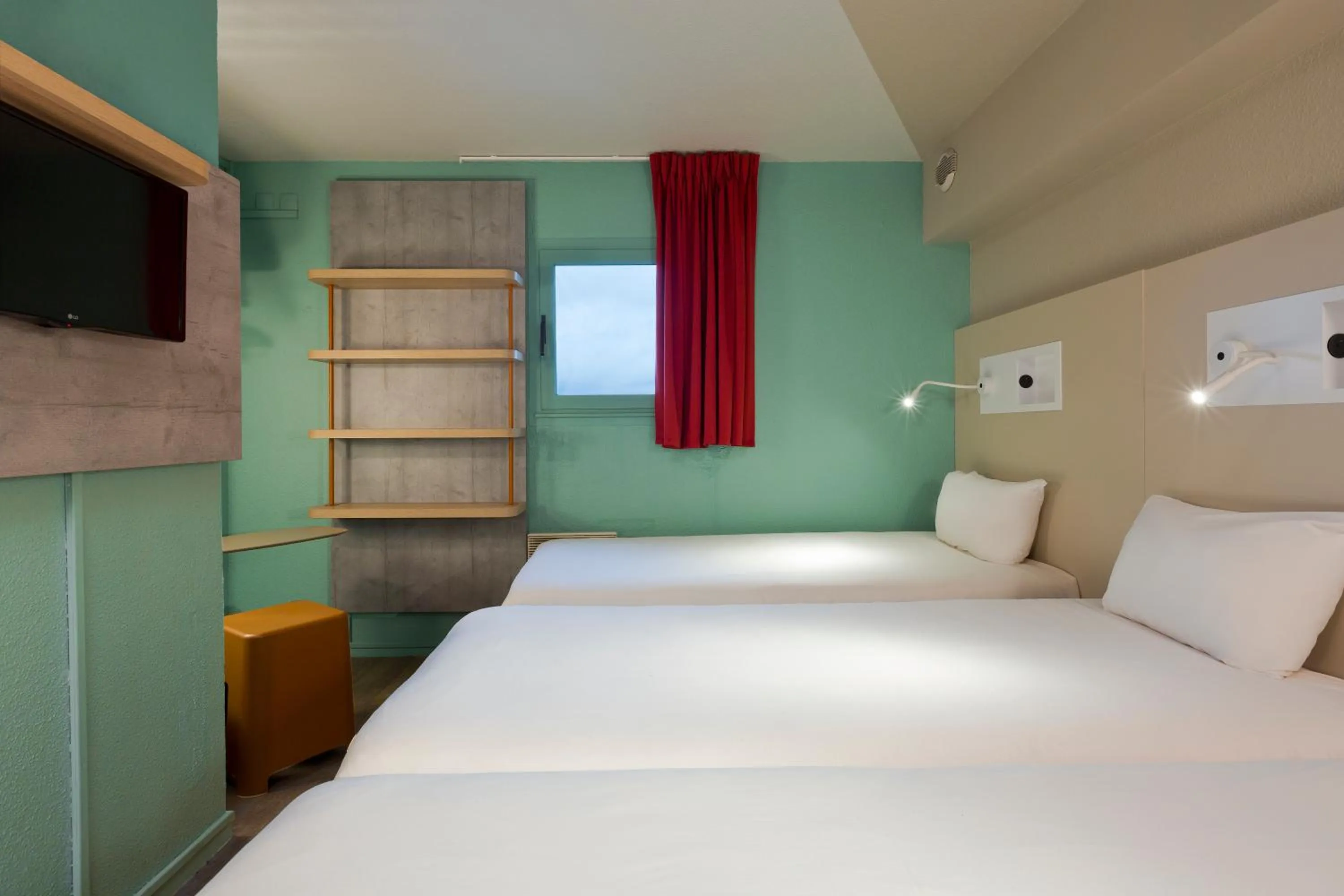 Bed in ibis budget Chilly-Mazarin Les Champarts