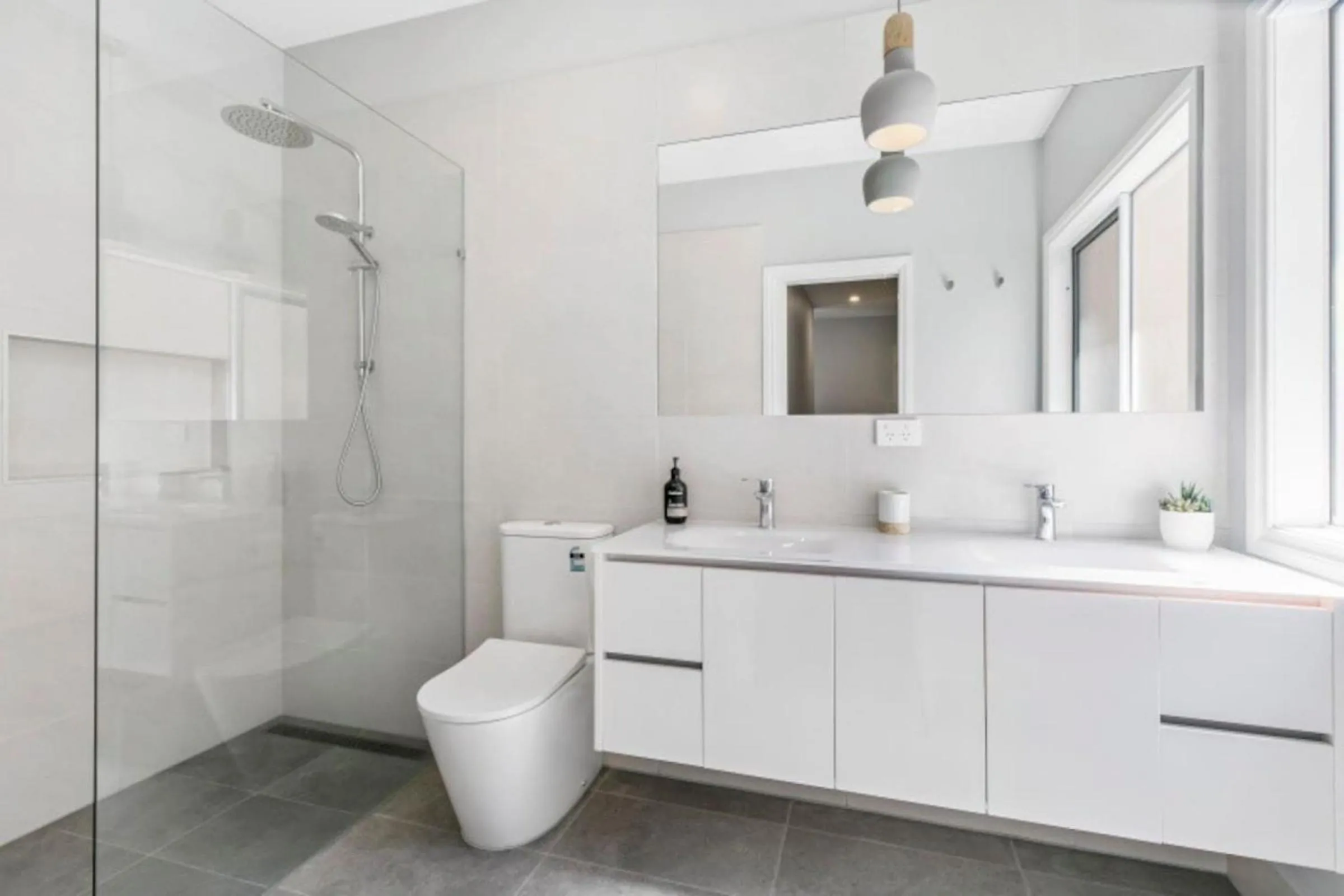 Bathroom in HALE KUPA Rye Beach House Spa Table Tennis