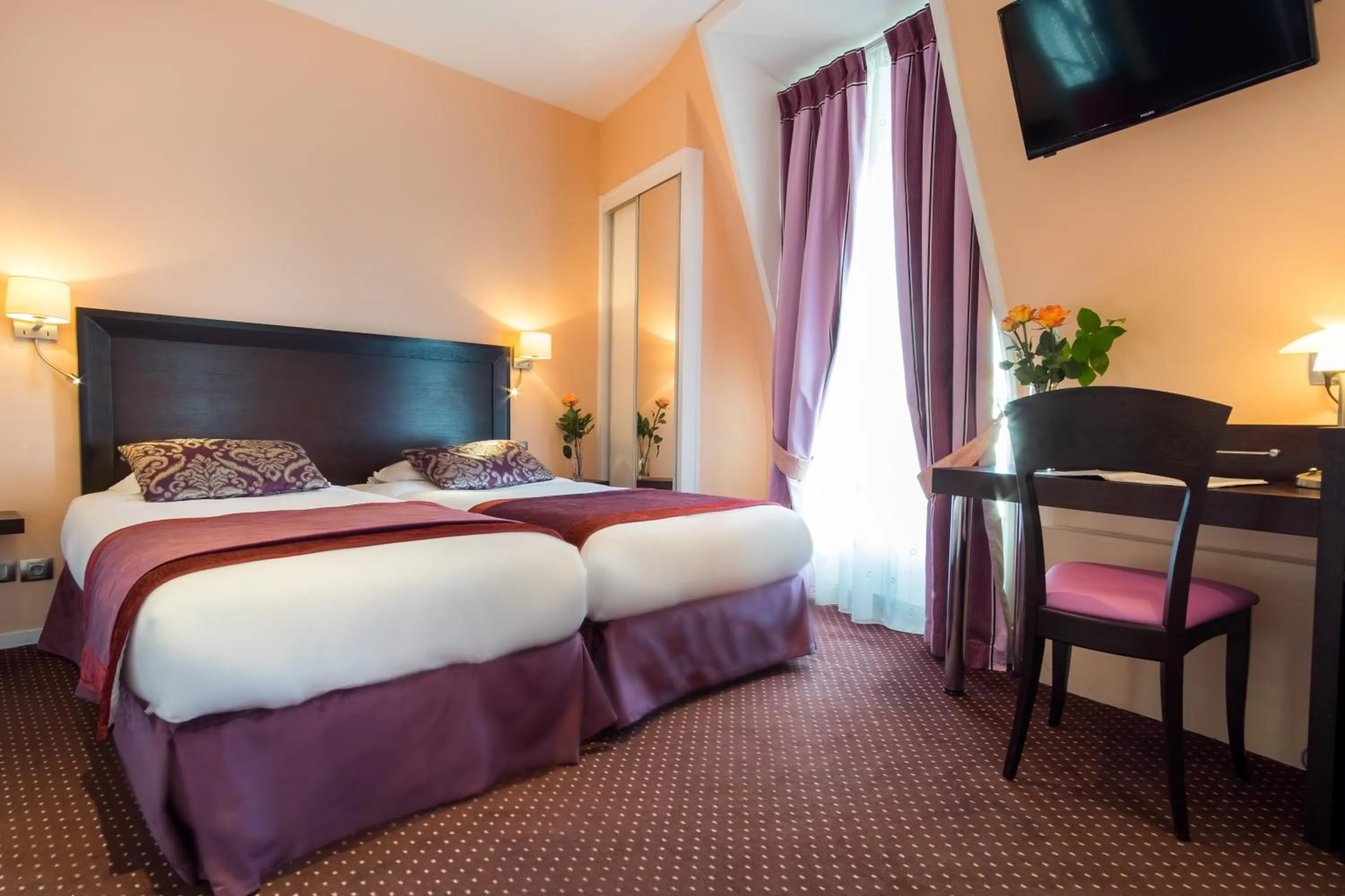 Bedroom, Bed in Virgina