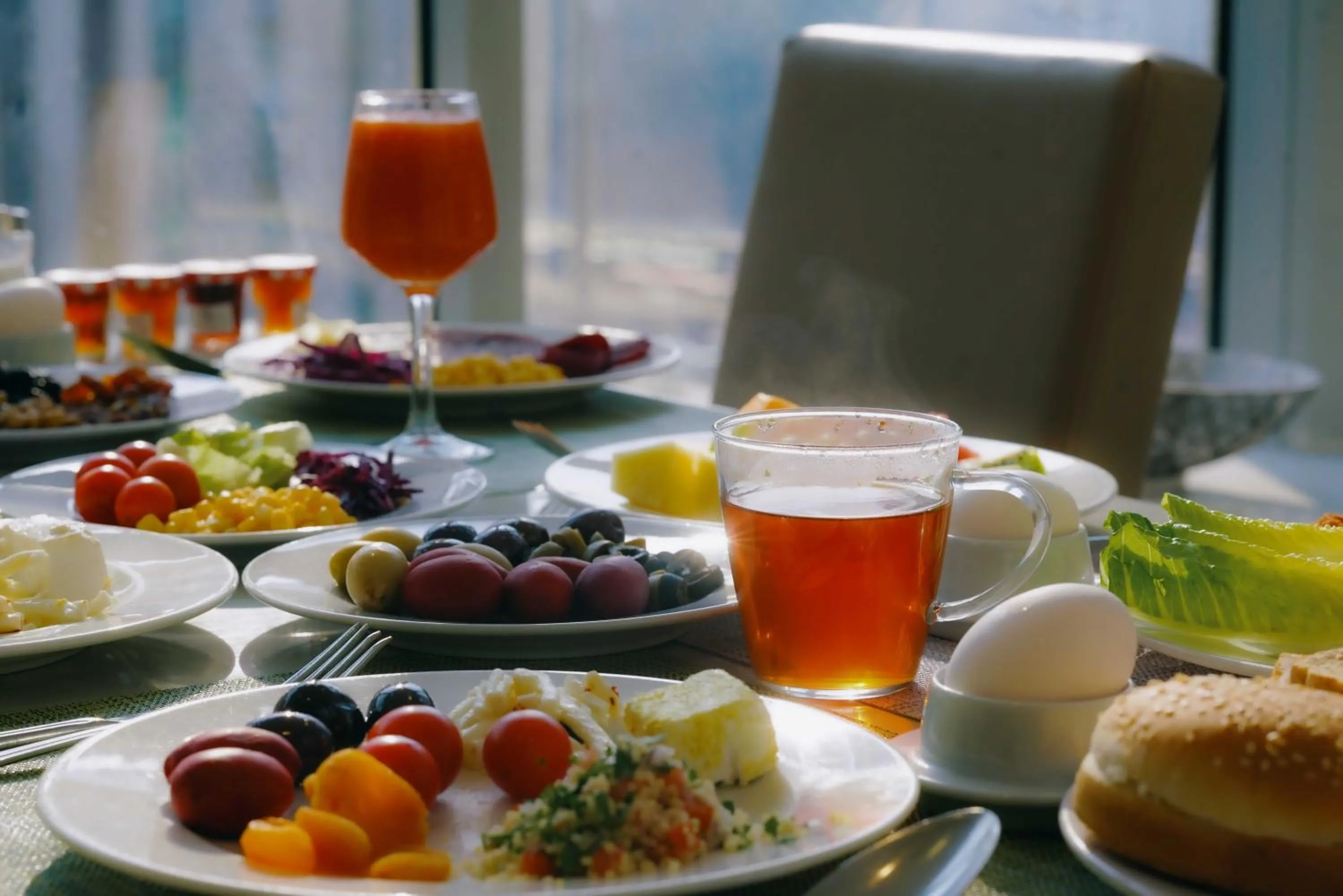Breakfast in Nour Althuria Hotel - Elaf Almaqam