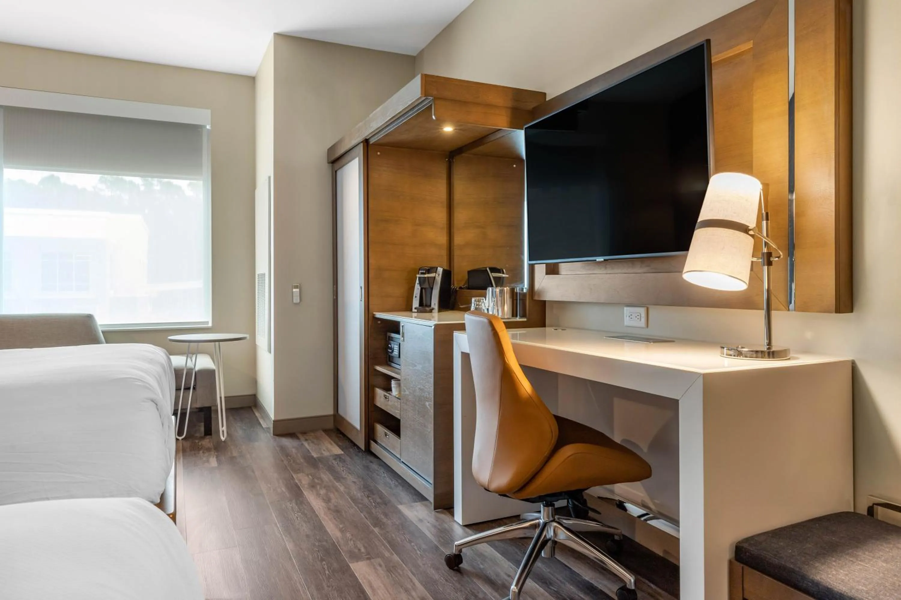 Bed in DoubleTree by Hilton Summerville Nexton