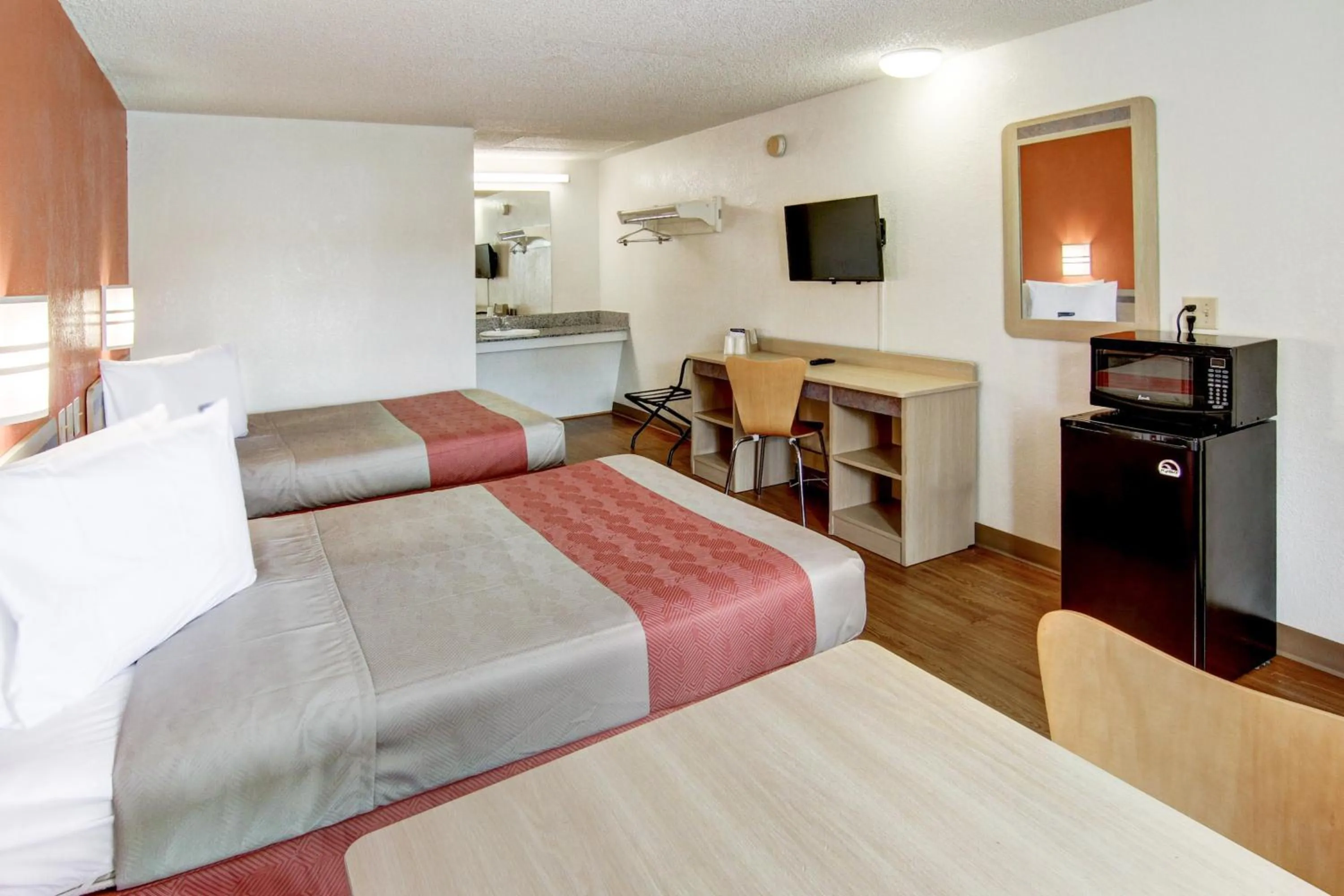 Bedroom, Bed in Motel 6-Union City, GA - Atlanta Airport
