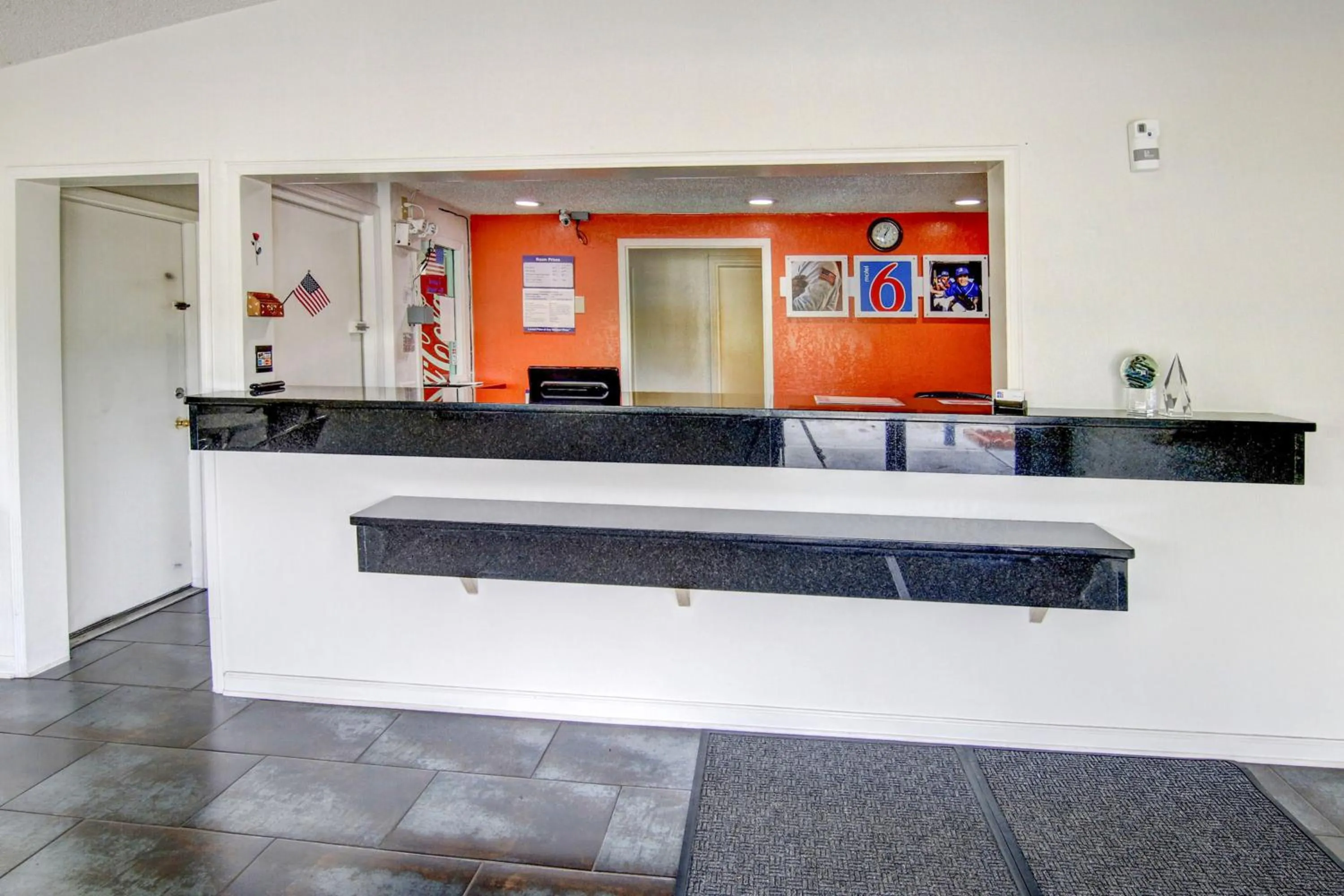 Lobby or reception in Motel 6-Union City, GA - Atlanta Airport