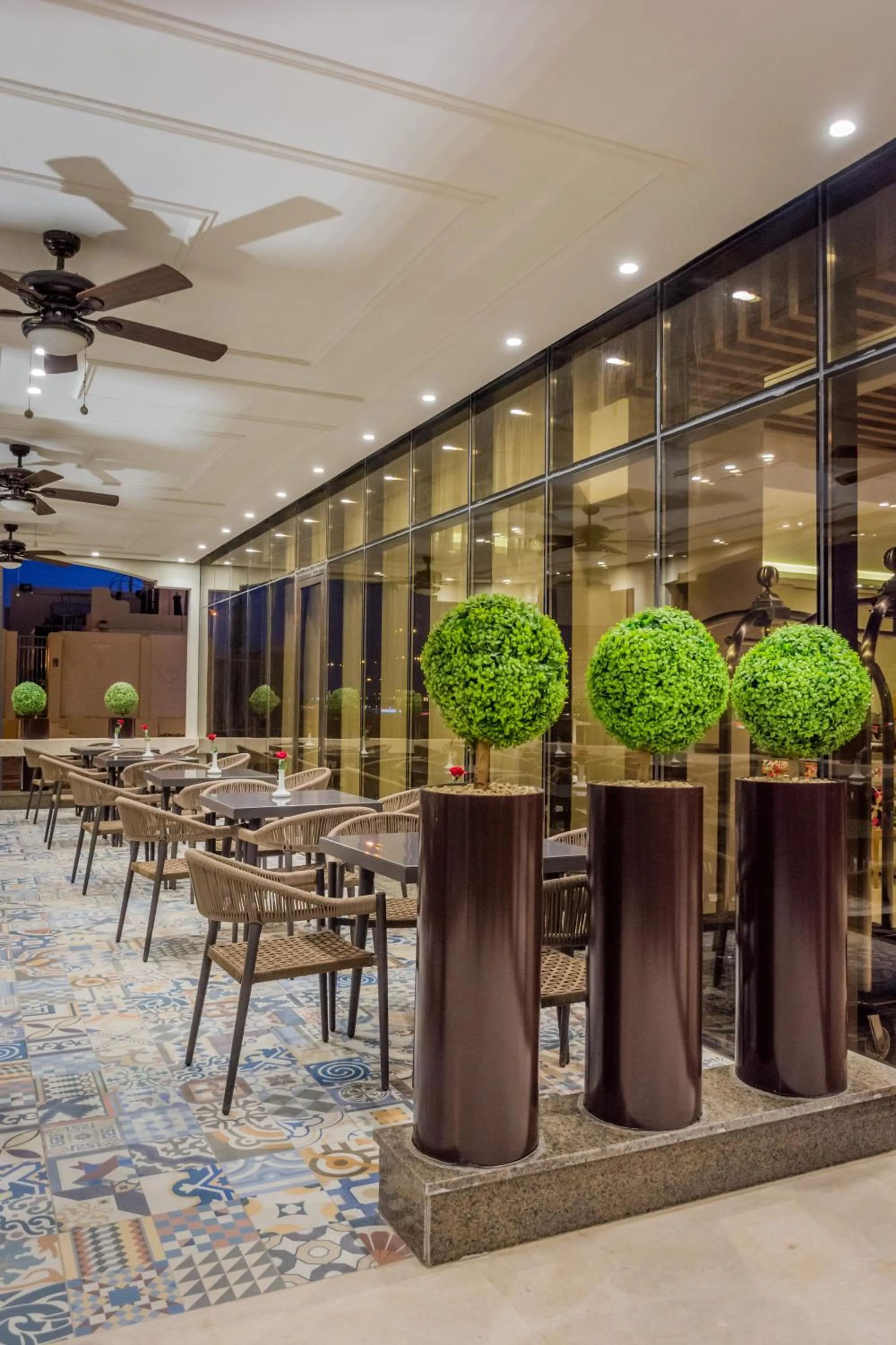 Restaurant/places to eat in Ewaa Express Hotel - Gaber