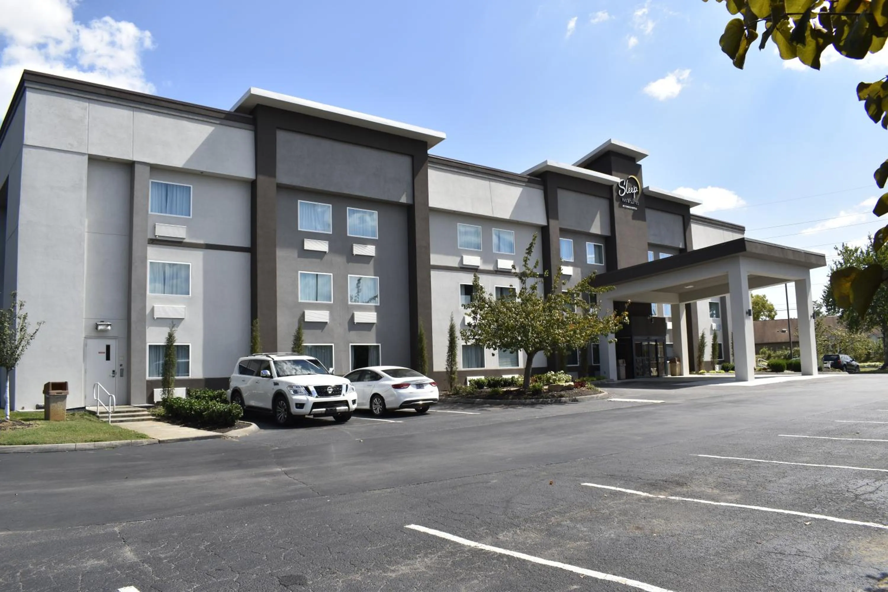 Property building in Sleep Inn & Suites West Knoxville