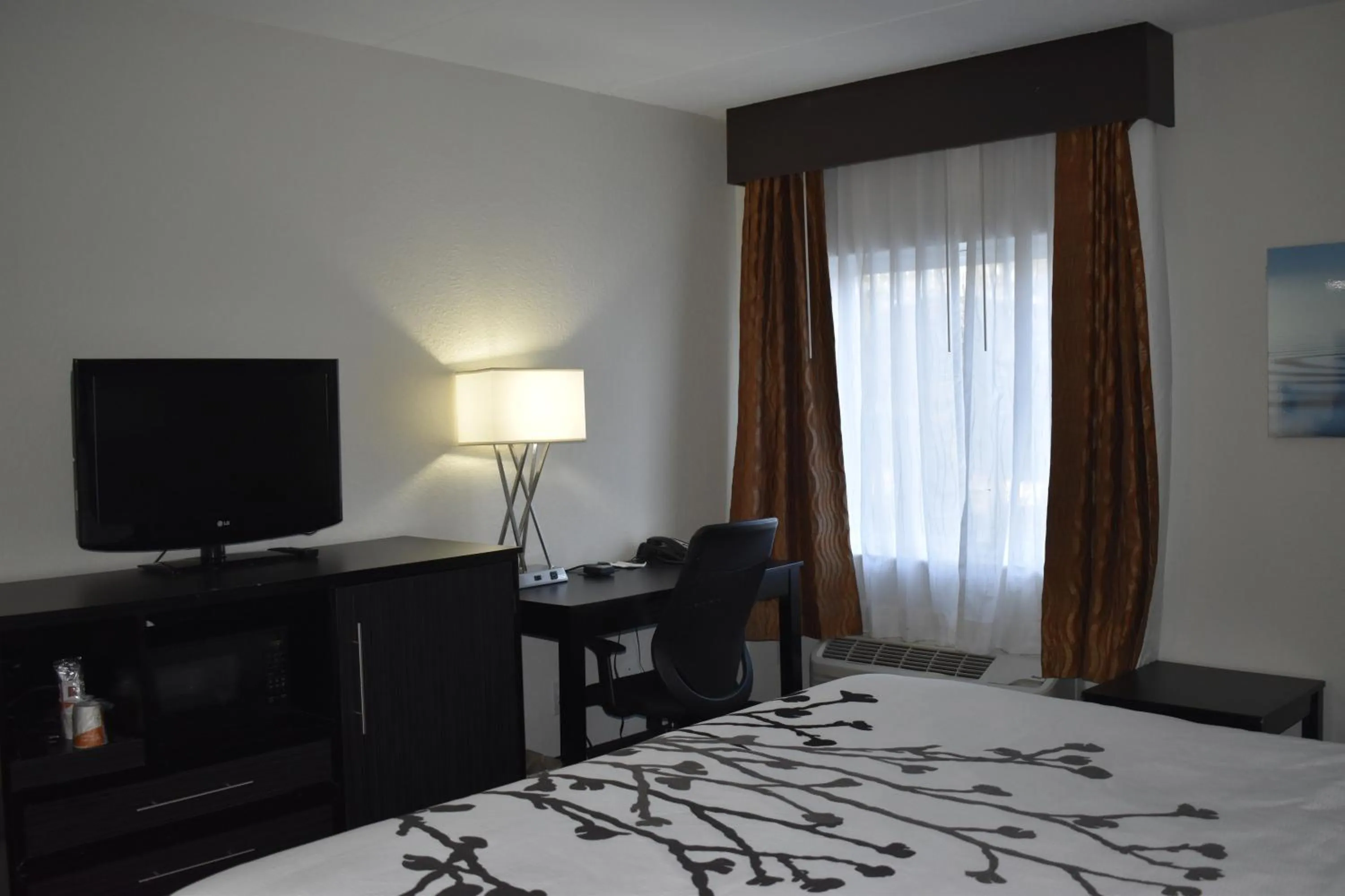 Bed in Sleep Inn & Suites West Knoxville