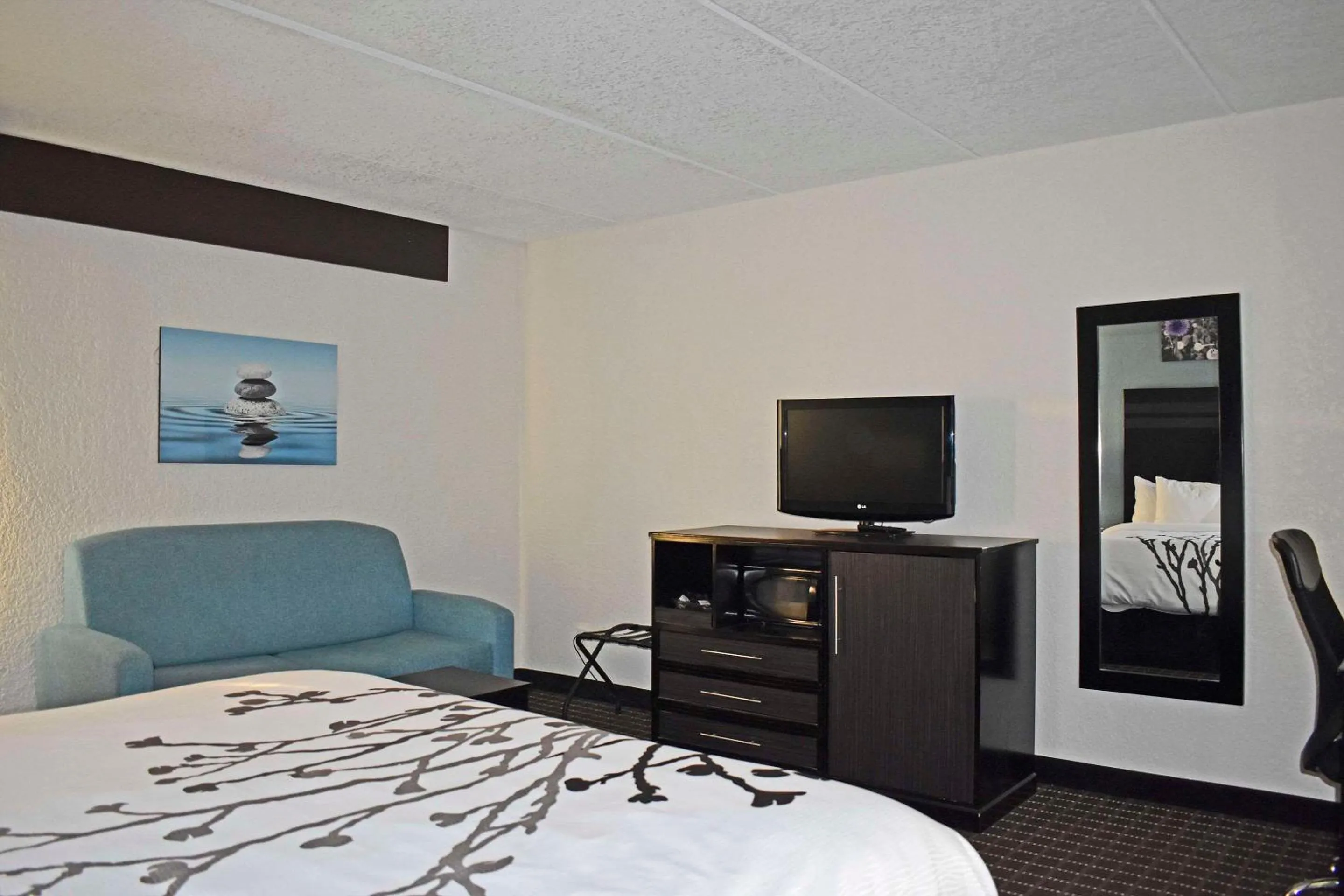 Bedroom, Bed in Sleep Inn & Suites West Knoxville