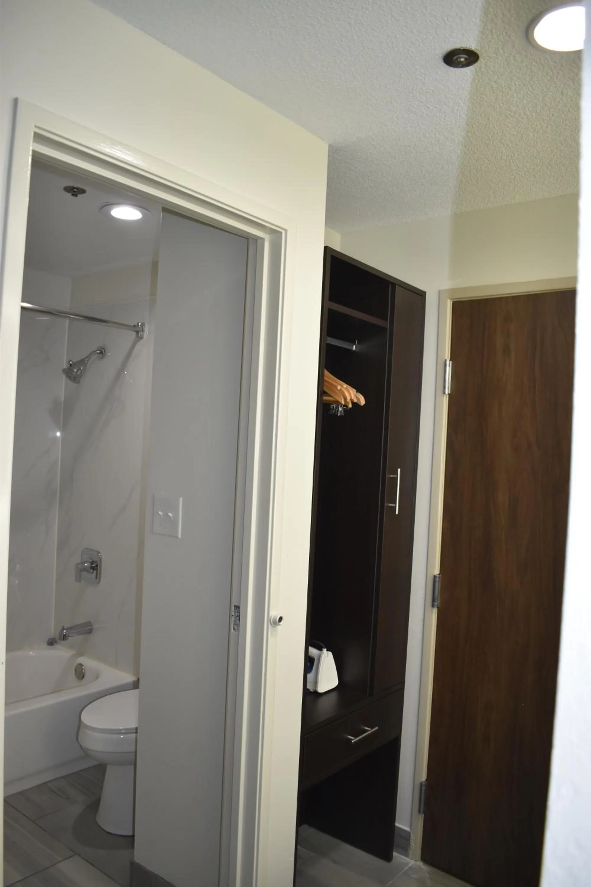 Shower in Sleep Inn & Suites West Knoxville