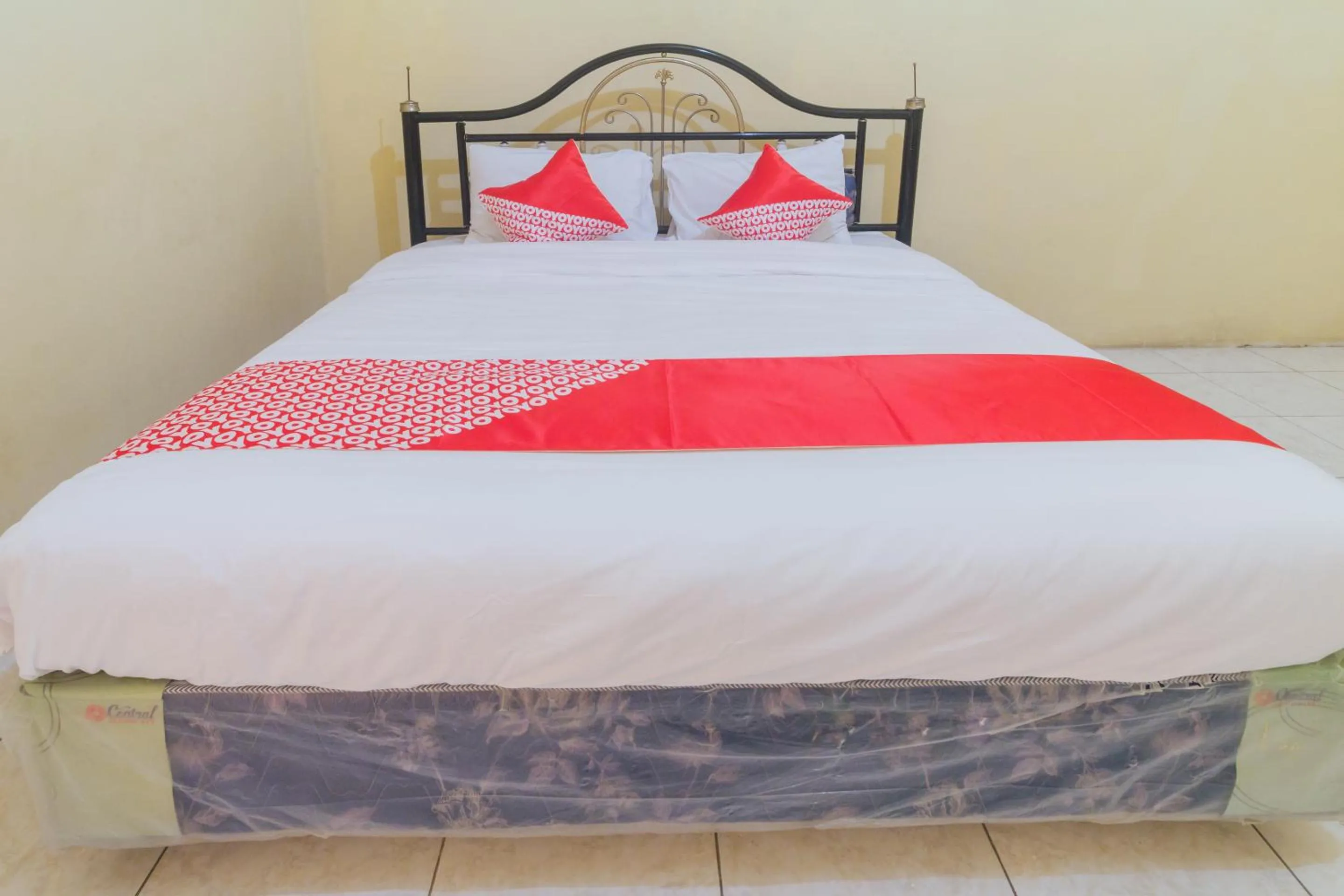 Bedroom, Bed in Hotel O Astika