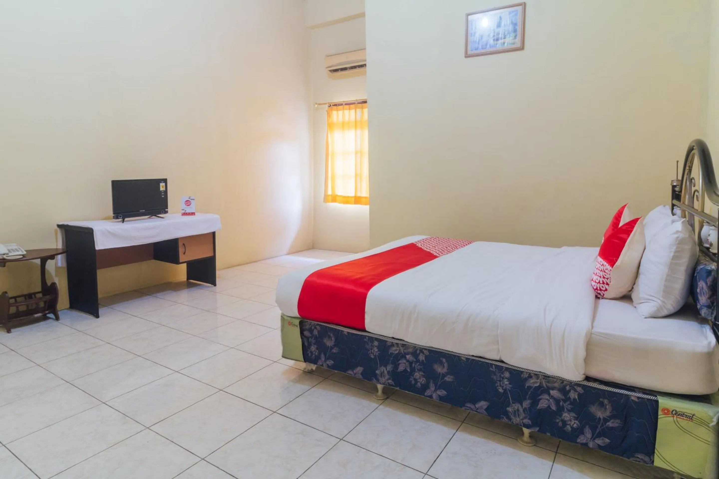 Bedroom, Bed in Hotel O Astika