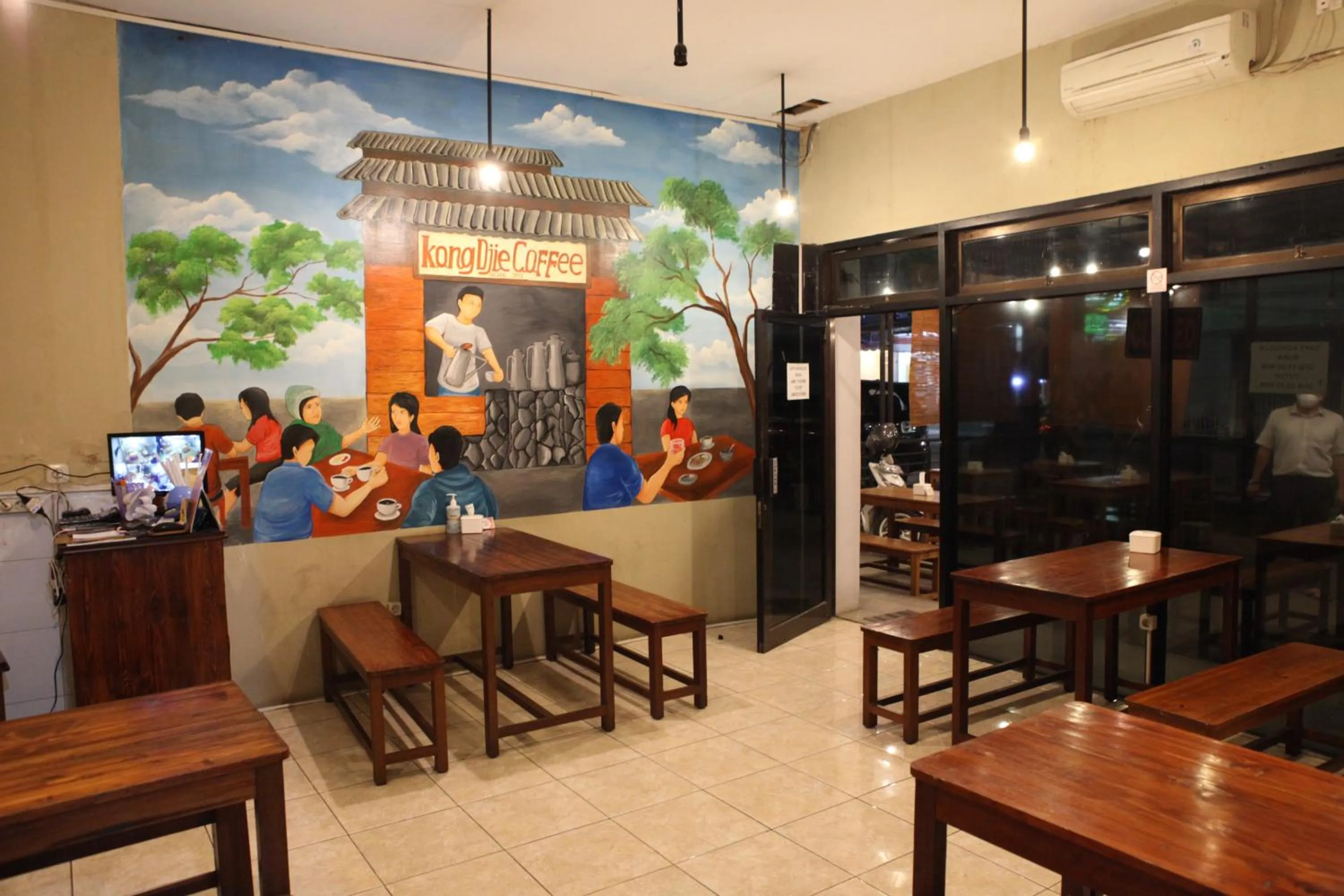 Restaurant/places to eat in Rahayu Hotel Cirebon
