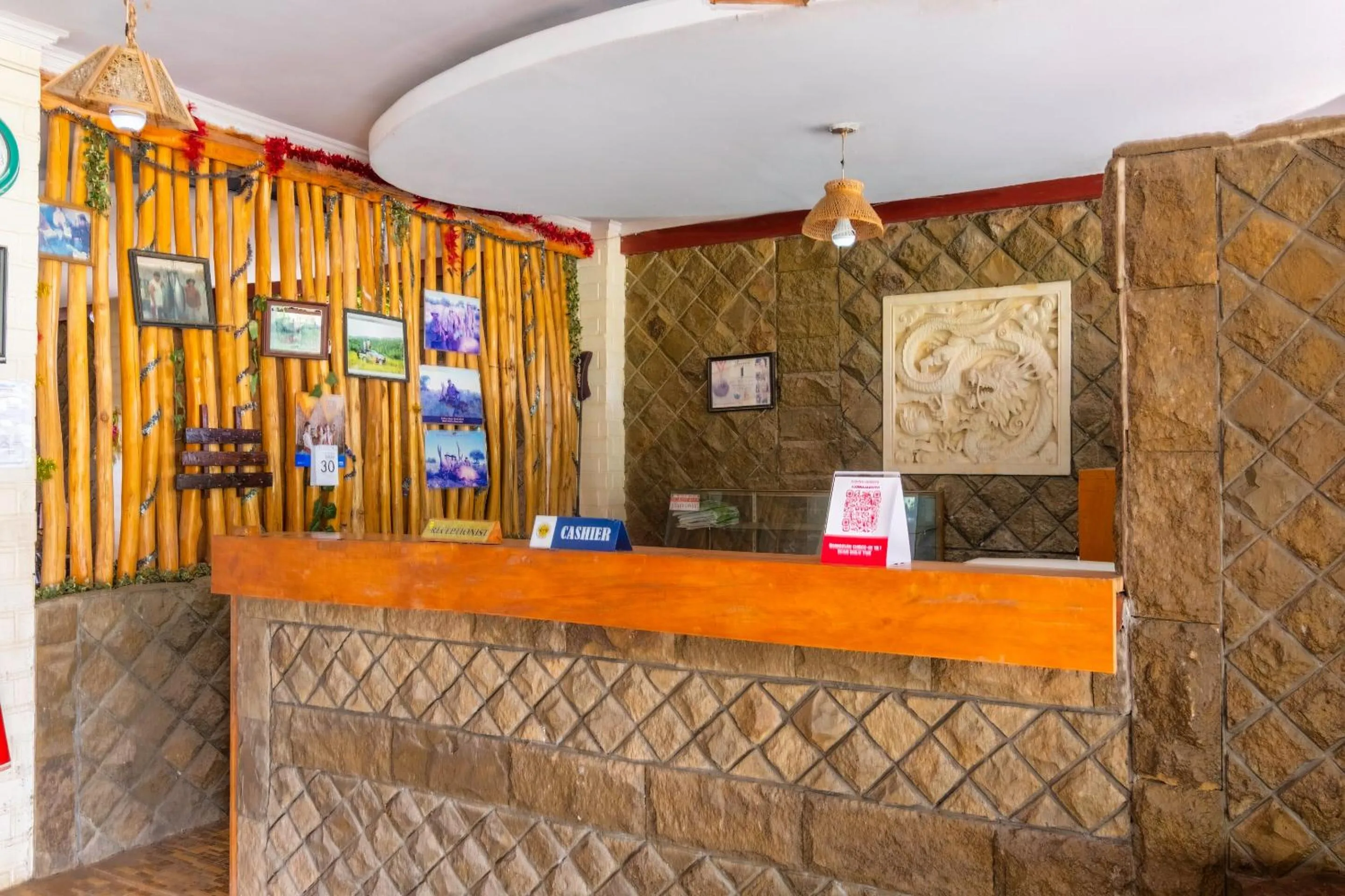 Lobby or reception in OYO 2278 Cikidang Hunting Resort