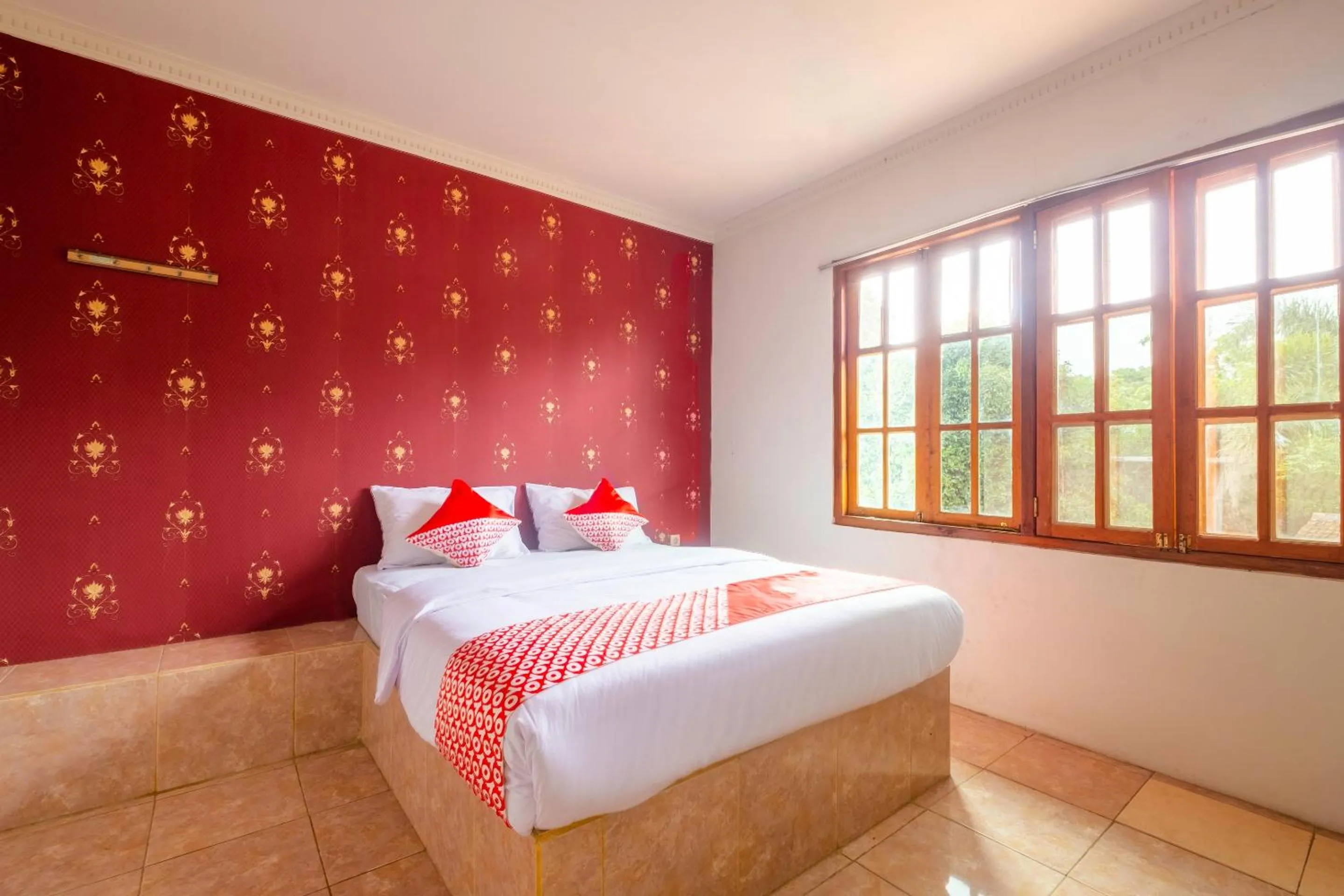 Bedroom, Bed in OYO 2278 Cikidang Hunting Resort