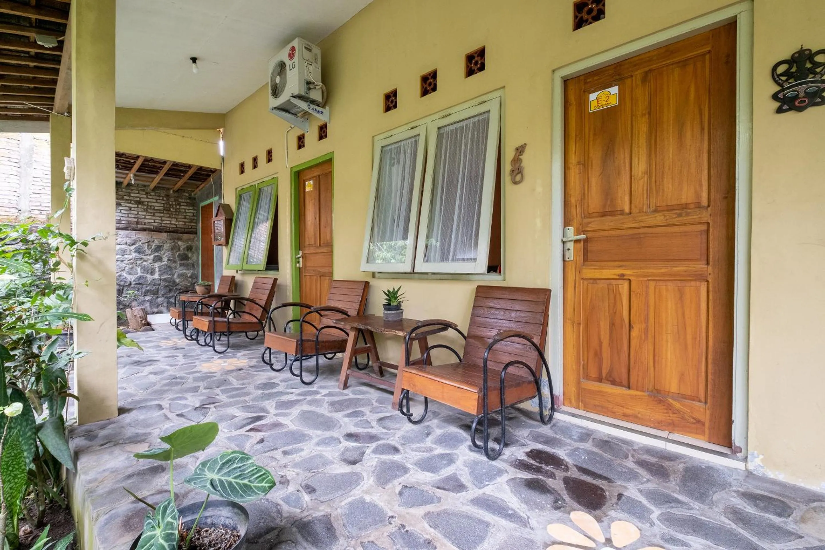 Area and facilities in Mettaloka Guesthouse