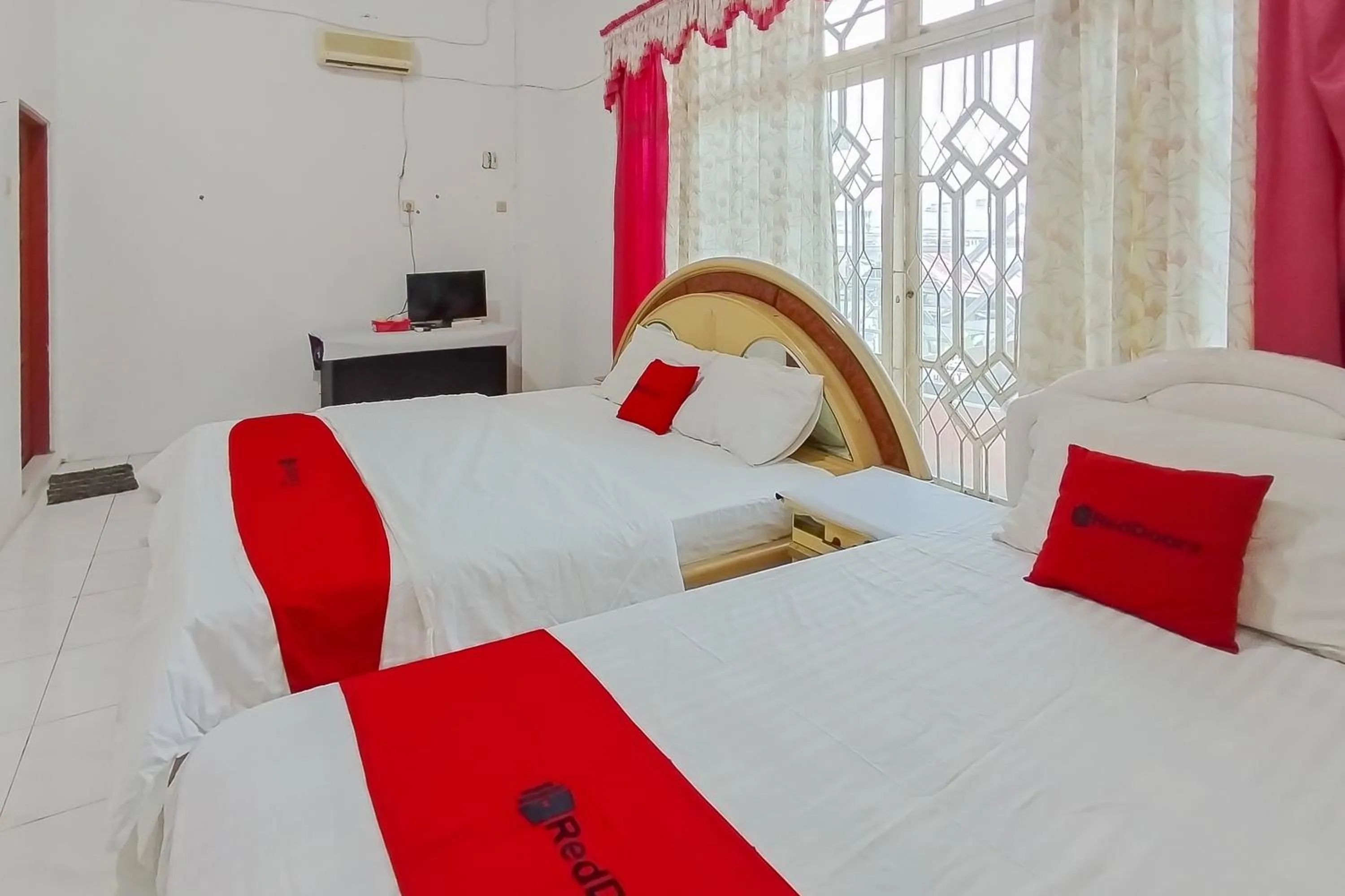 Bedroom, Bed in OYO 2301 Hocky Guest House