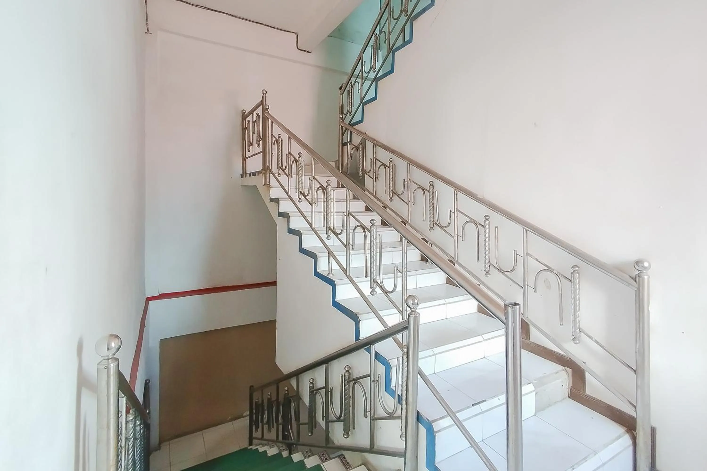 Property building in OYO 2301 Hocky Guest House