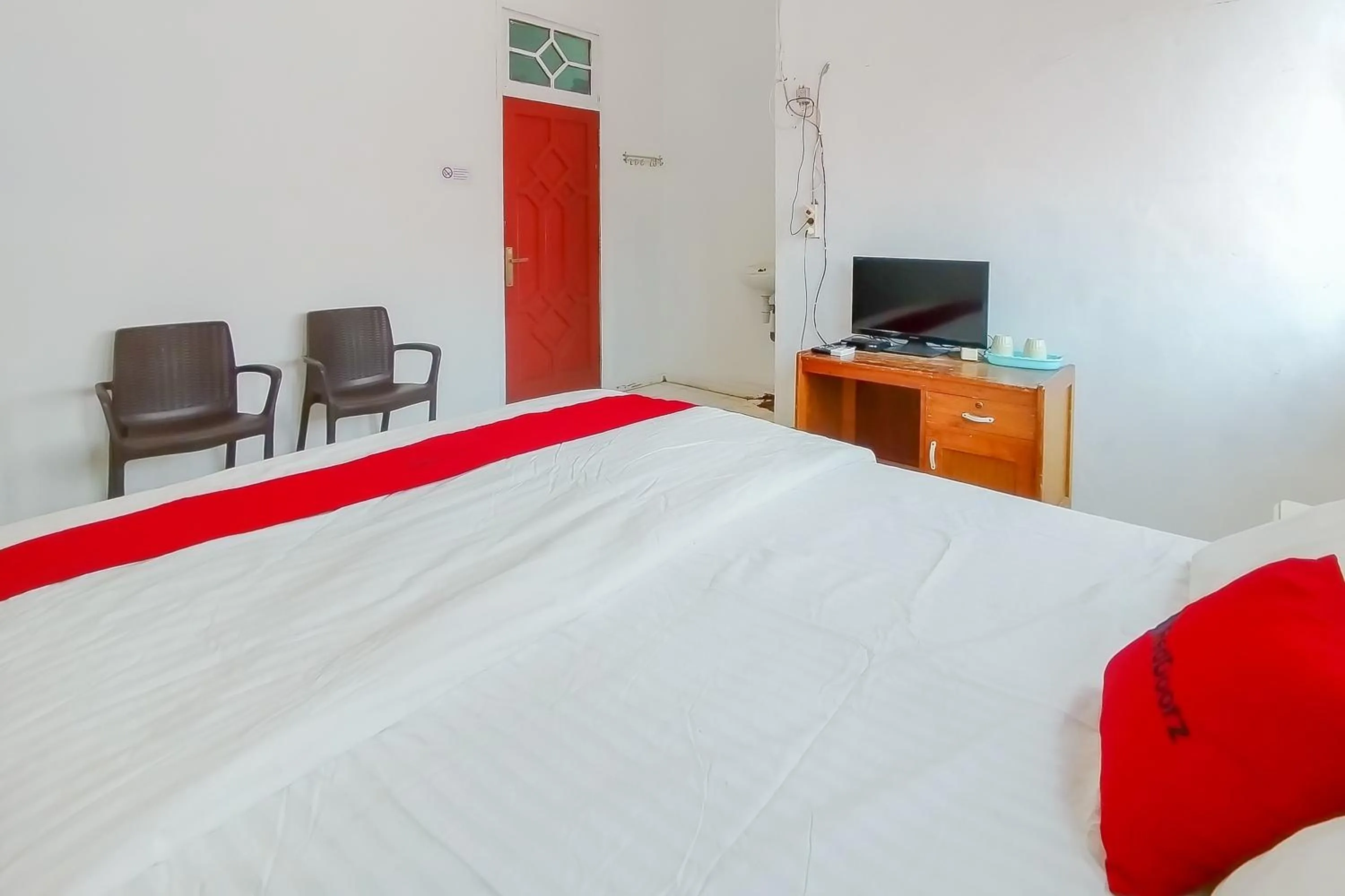 Bedroom, Bed in OYO 2301 Hocky Guest House