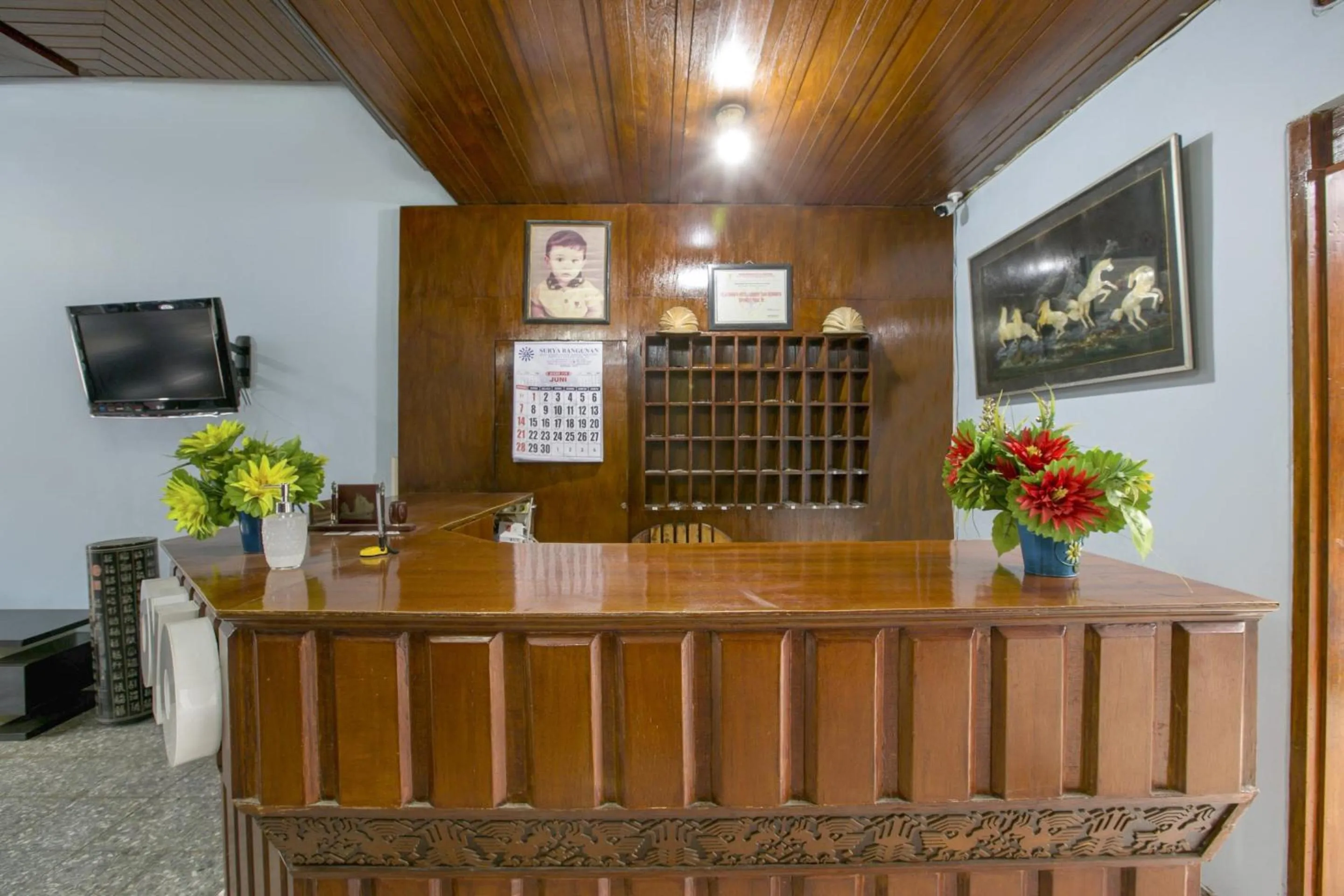 Lobby or reception in Hotel O Charvita