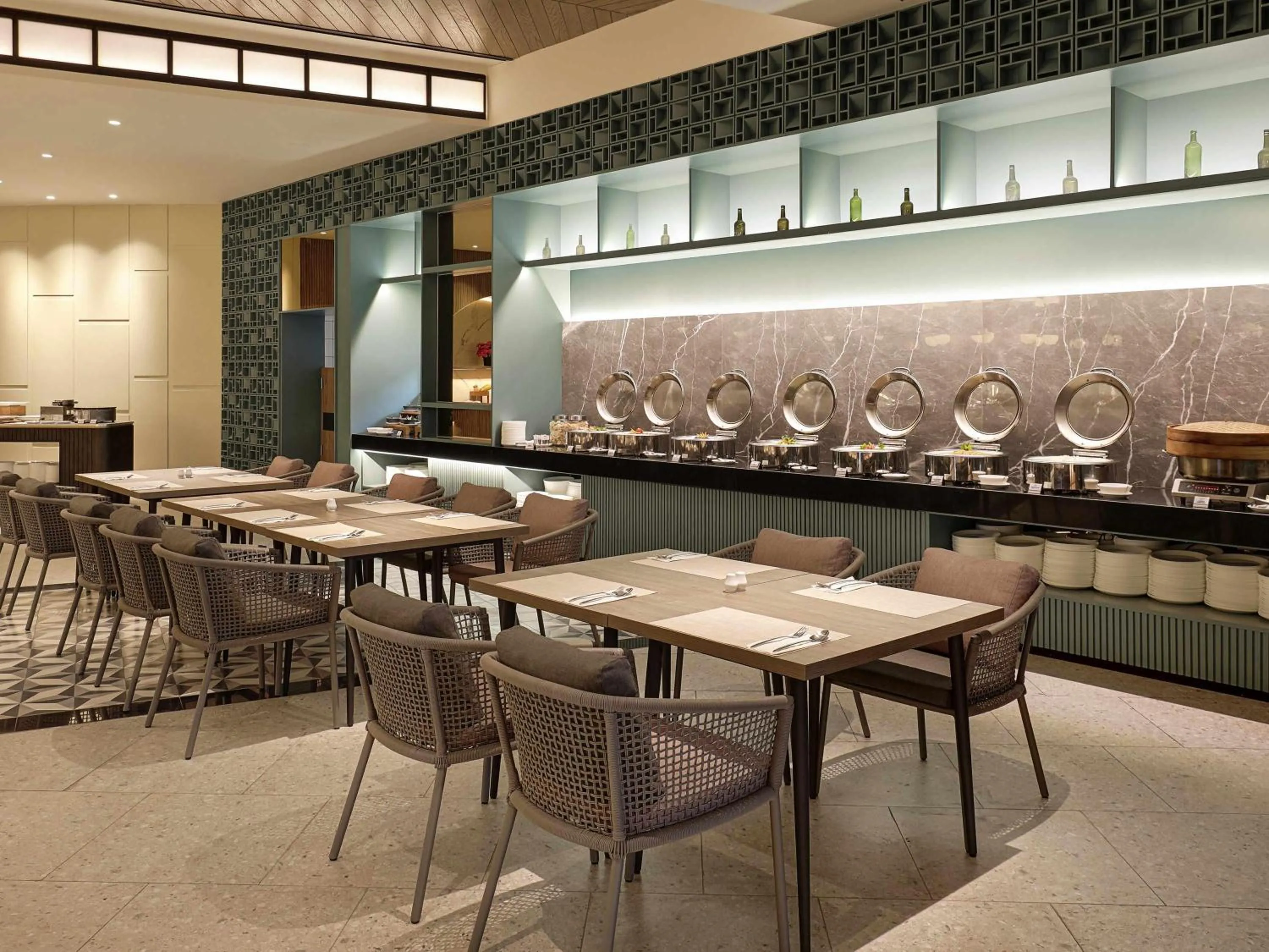 Restaurant/places to eat in Mercure Bengkulu