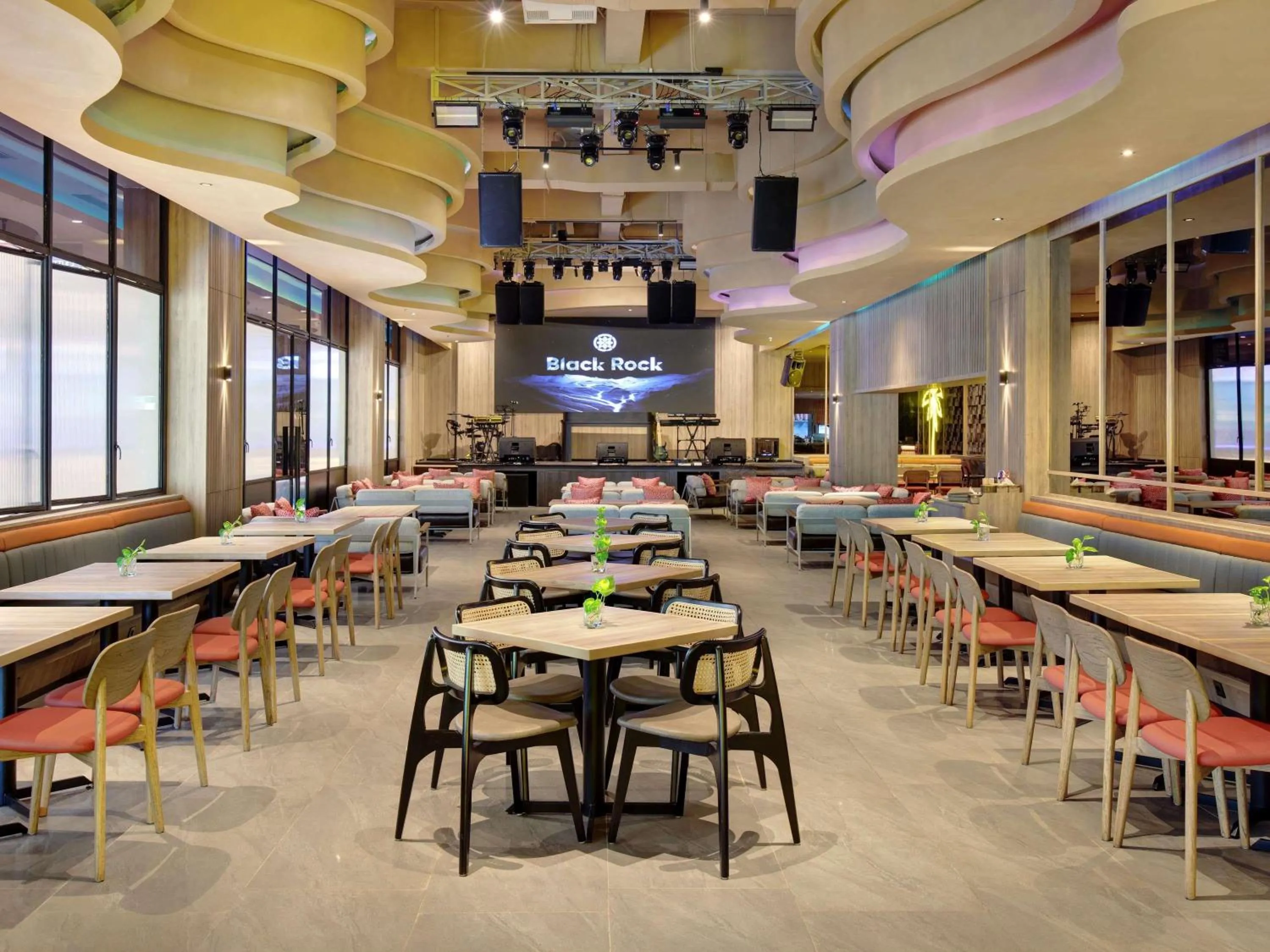 Lounge or bar in Mercure Bengkulu