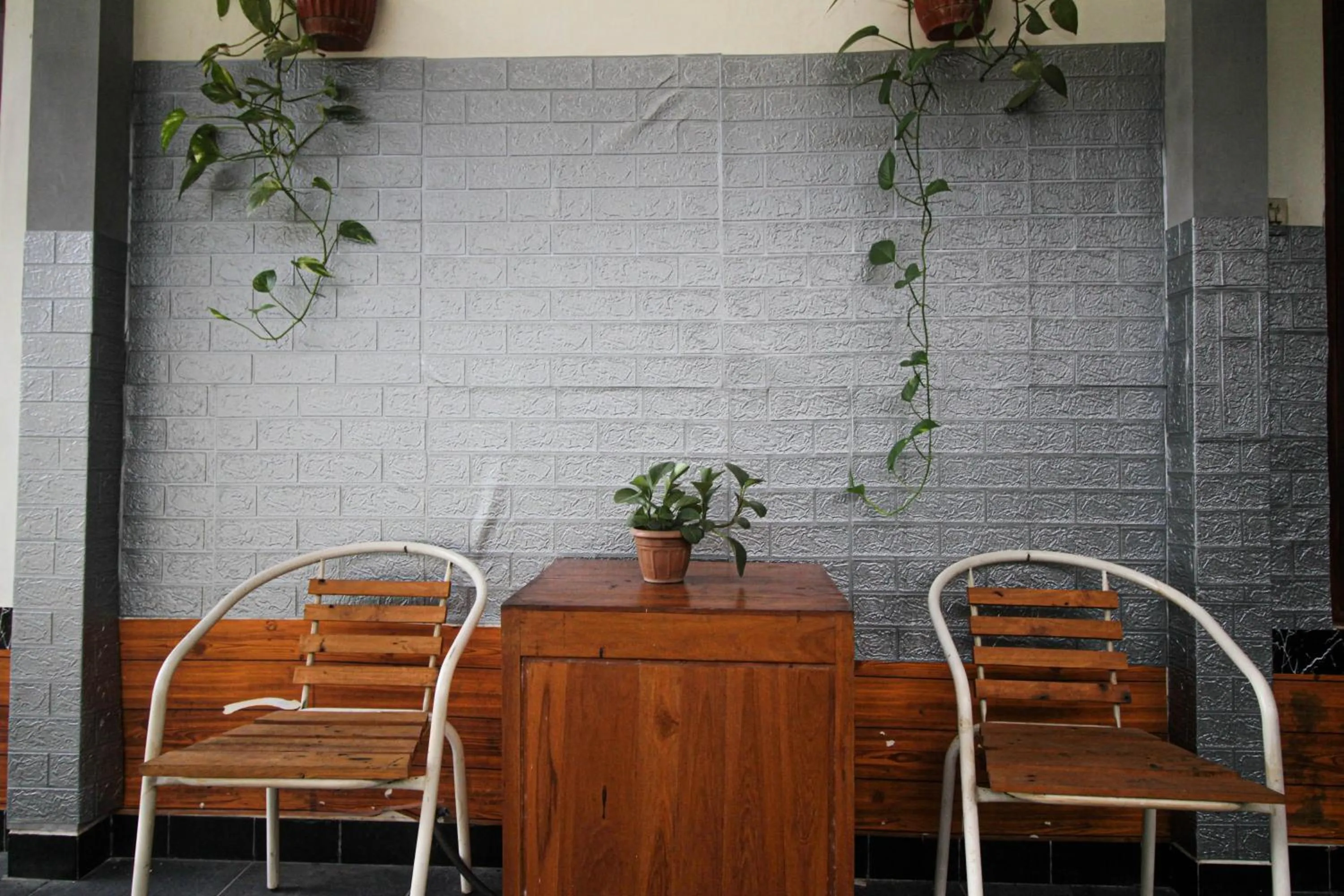 Lobby or reception in Capital O 2258 Santana Syariah Guest House