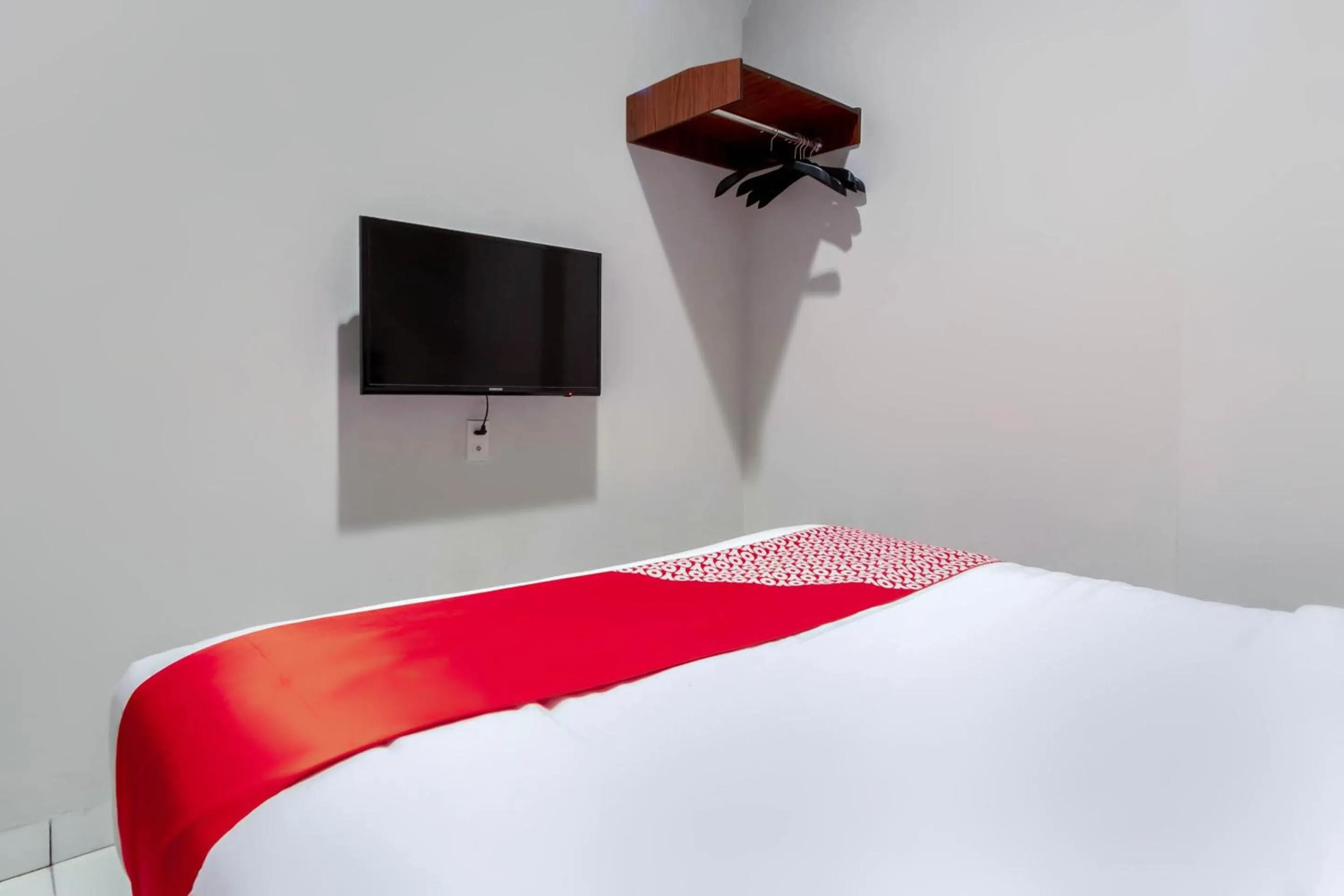 Bedroom, Bed in Hotel O HOMESTAY JAYA