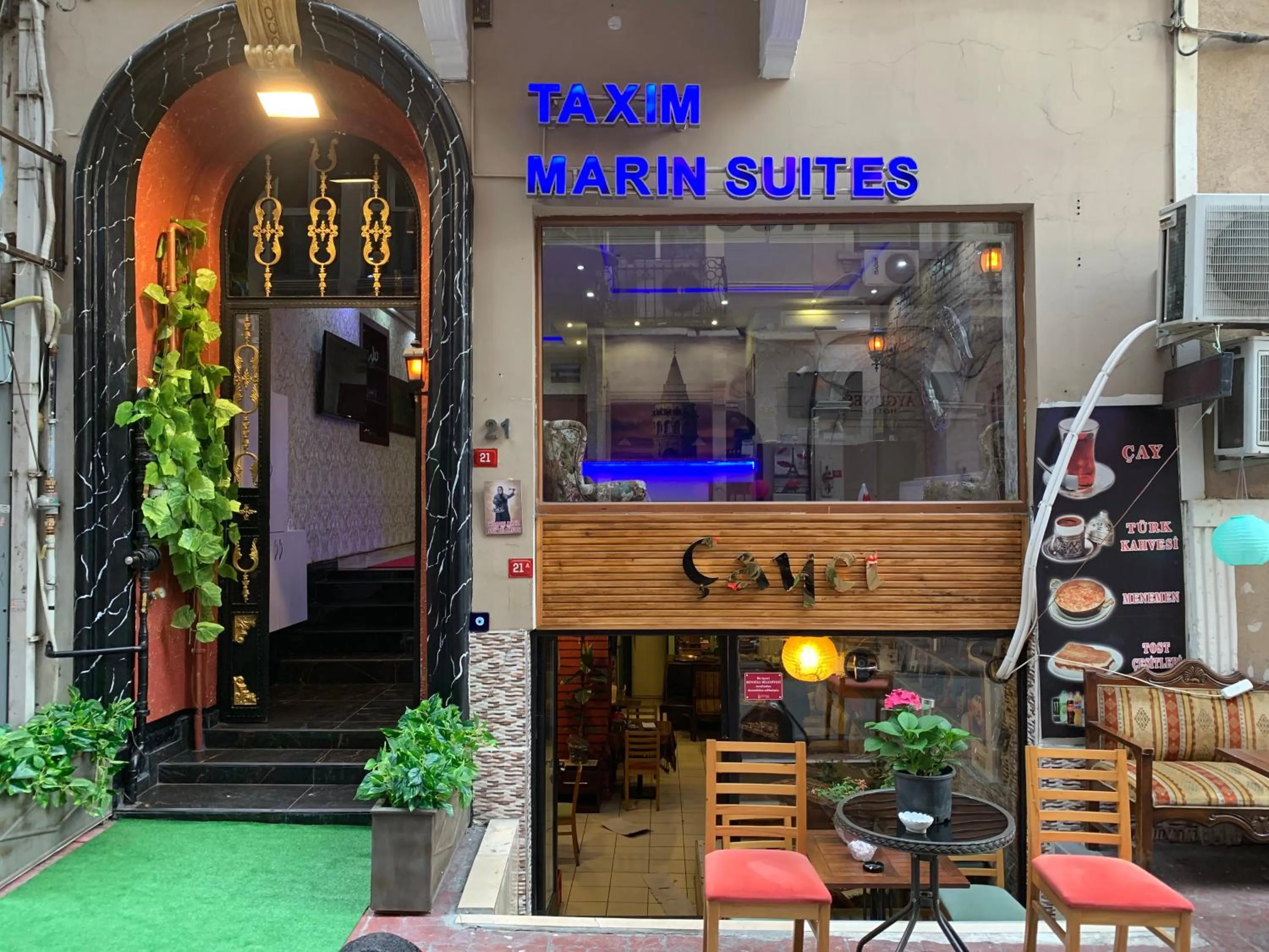 Facade/entrance in Taxim Hotel Marin