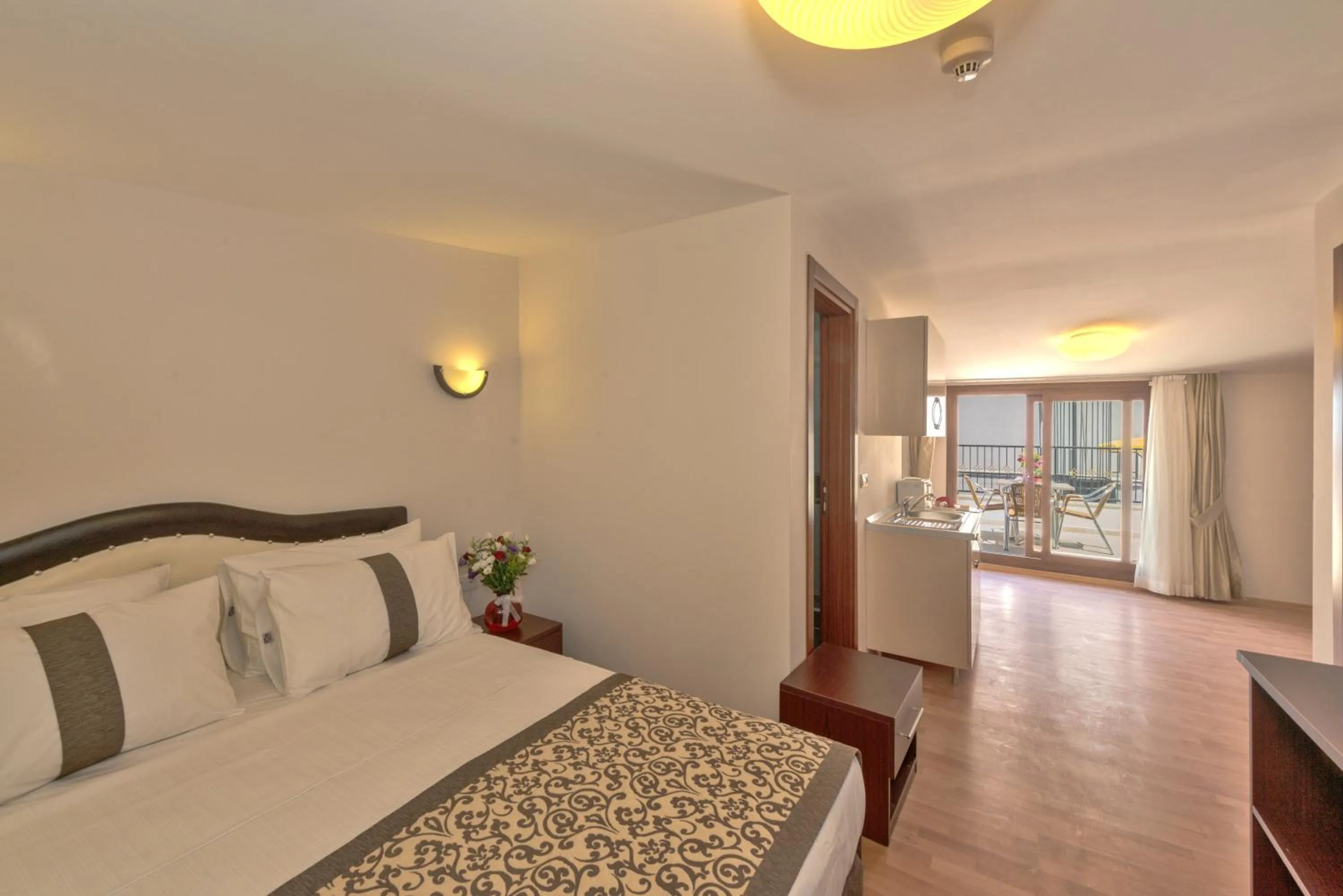 Photo of the whole room, Bed in Taxim Hotel Marin