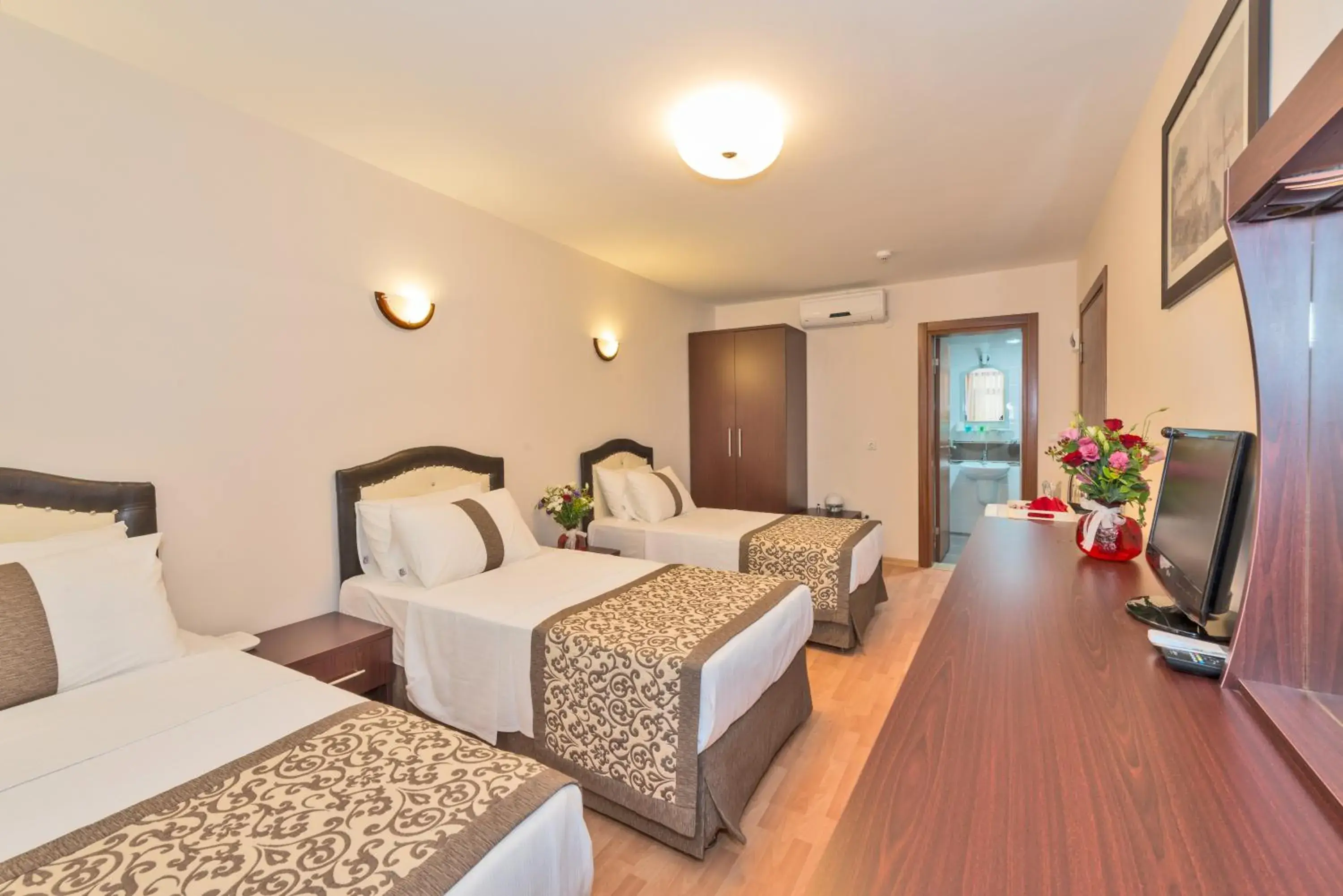 Triple Room in Taxim Hotel Marin Triple Room in Taxim Hotel Marin