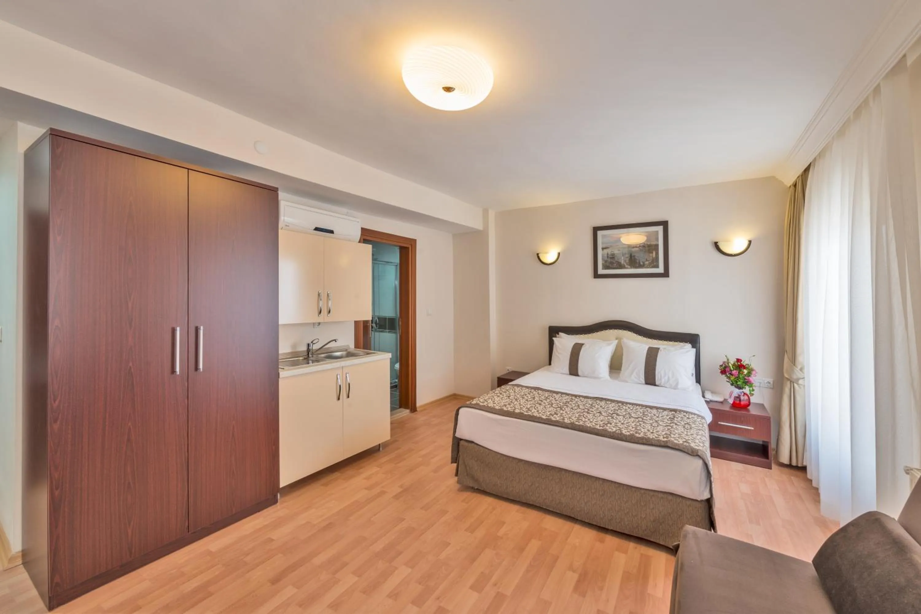 Photo of the whole room, Bed in Taxim Hotel Marin